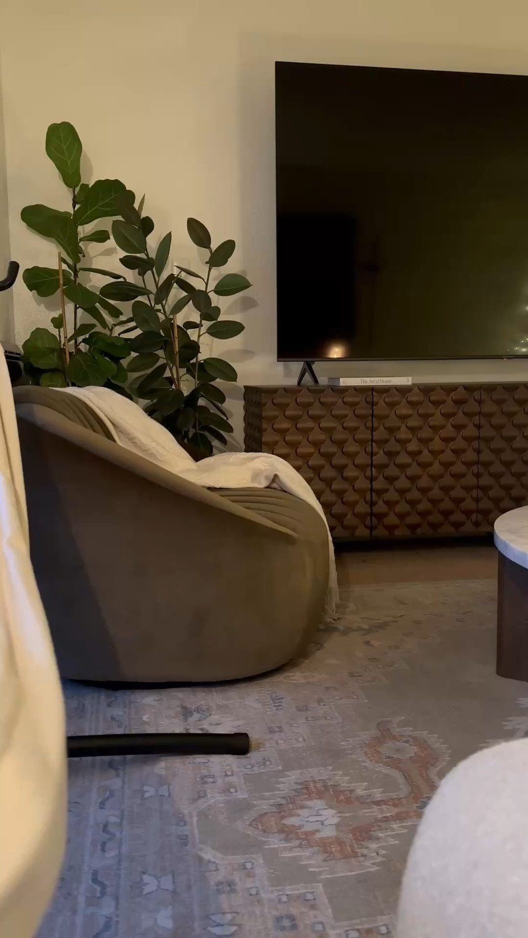 A cozy Christmas! #lavegas #christmas #nevada ##cozyholidays #christmastree

#LTKHoliday #LTKdayinmylife #LTKSeasonal