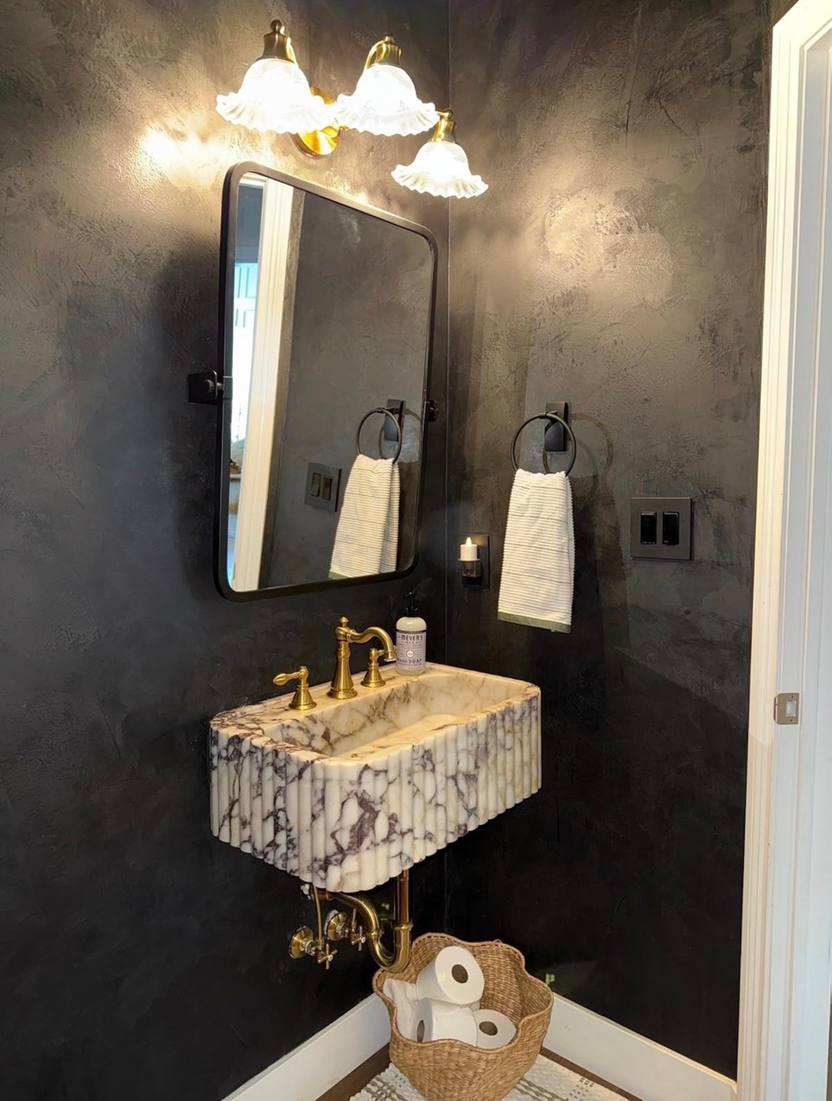 Marble sink and bathroom decor ✨

#LTKmomlife #LTKHome #LTKdayinmylife