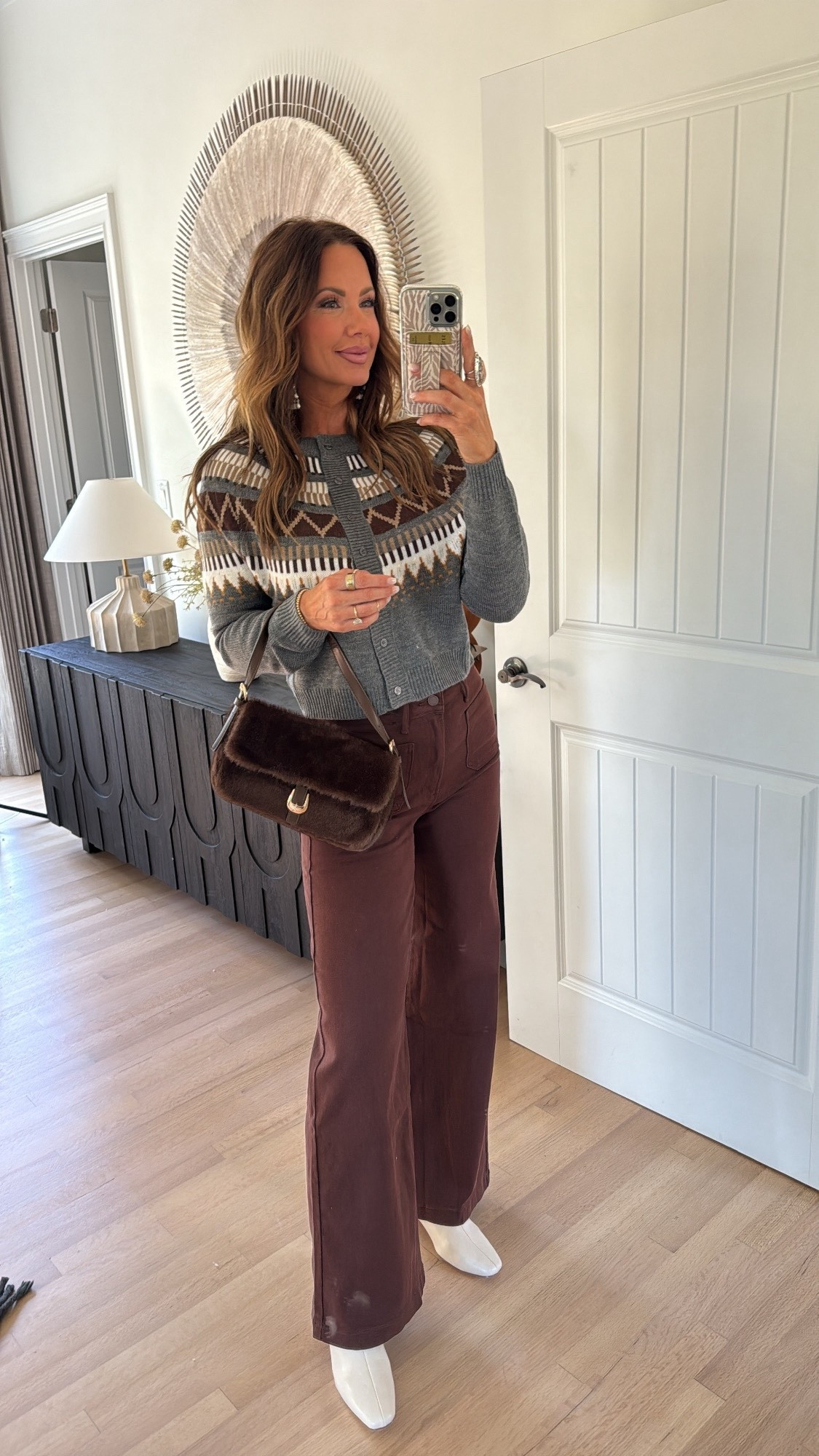 code betsy15 works for avara’s alyssa cardigan, shirley jeans, gloria bag, and boots! i’m in a medium top and 28 bottoms - runs tts ♥️

#LTKSaleAlert #LTKSeasonal #LTKFindsUnder100