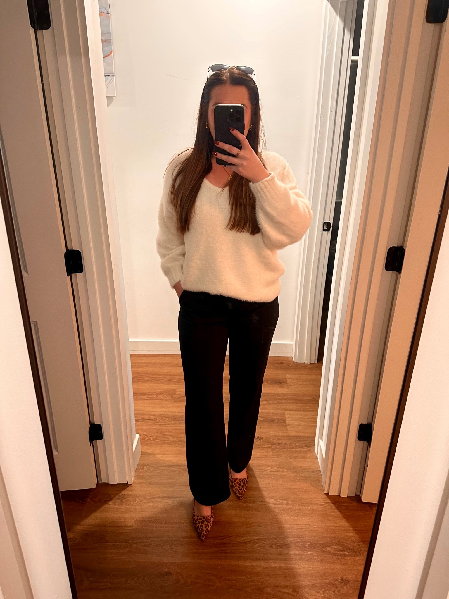 The PERFECT cozy & comfortable work pants! The material is giving yoga pants, but the detailing in the pockets is giving trousers! & they are fleece lined, so they will keep us cold office girlies warm! 

#LTKFindsUnder50 #LTKWorkwear #LTKgrwm