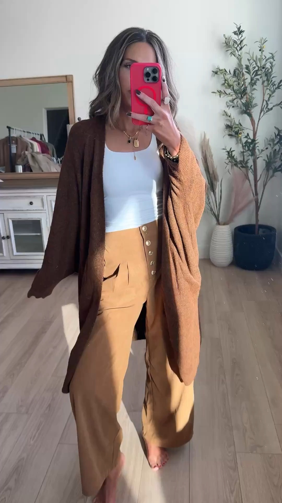I love this layer to reach for at the beginning of fall! Wearing the cupshe duster cardigan in size small! #FallTransition #CardiganStyle #cupshe