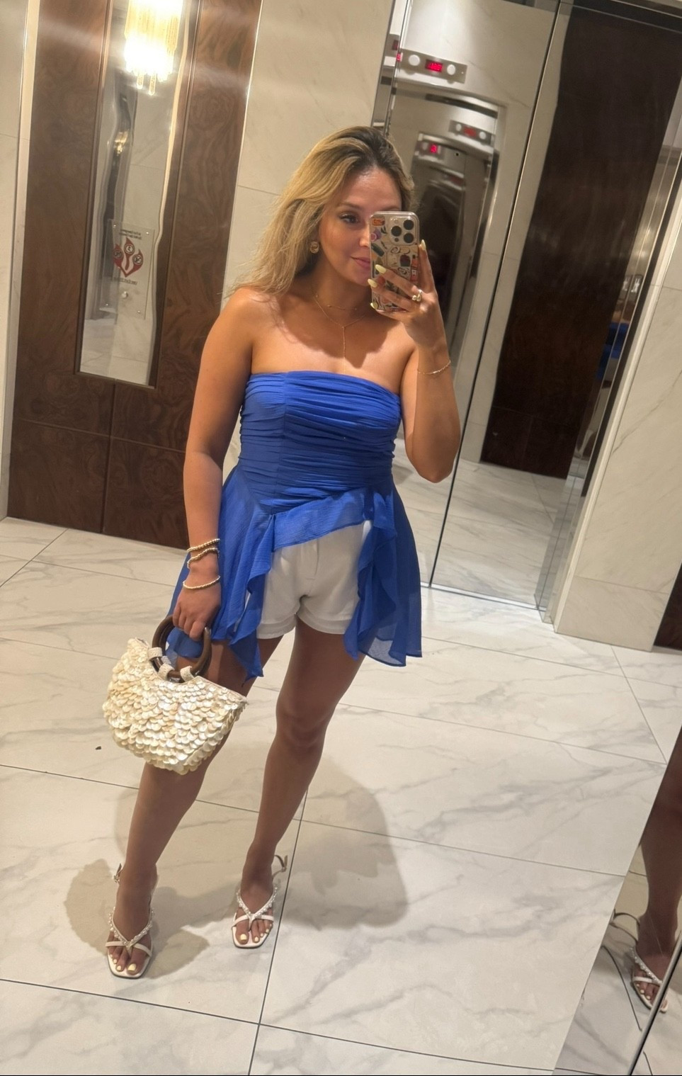 Dinner & drinks fit 💙🍸
• Top: Free People
• Shorts: Shein
• Heels: Target
• Bag: Zara

Loved this mix of flowy and flirty - perfect for a summer night out with friends.