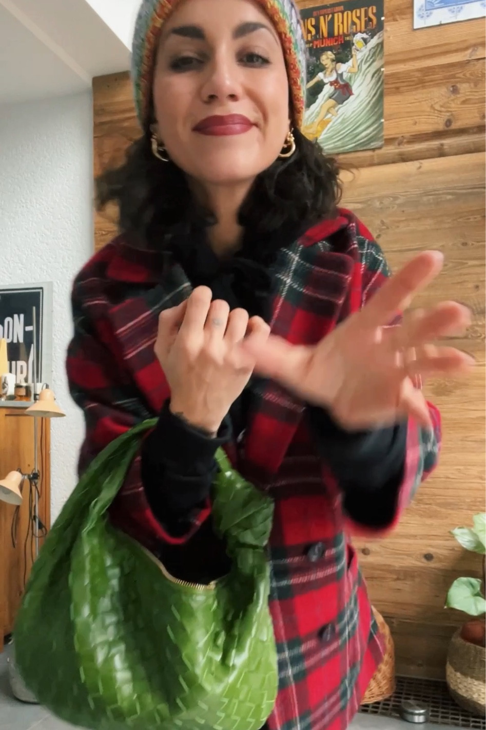 Mini-vlog « go se faire tatouer »
+ gilet Forte Forte + gourde Kinto Active Tumbler + rouge à lèvres teinte Ballin’ Babe - Tiktok : heyohcoco 