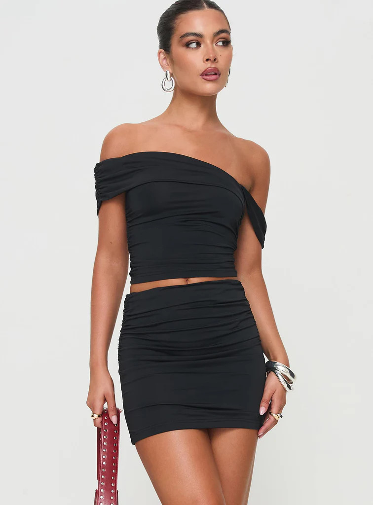 Turning Off The Shoulder Set Black | Princess Polly US