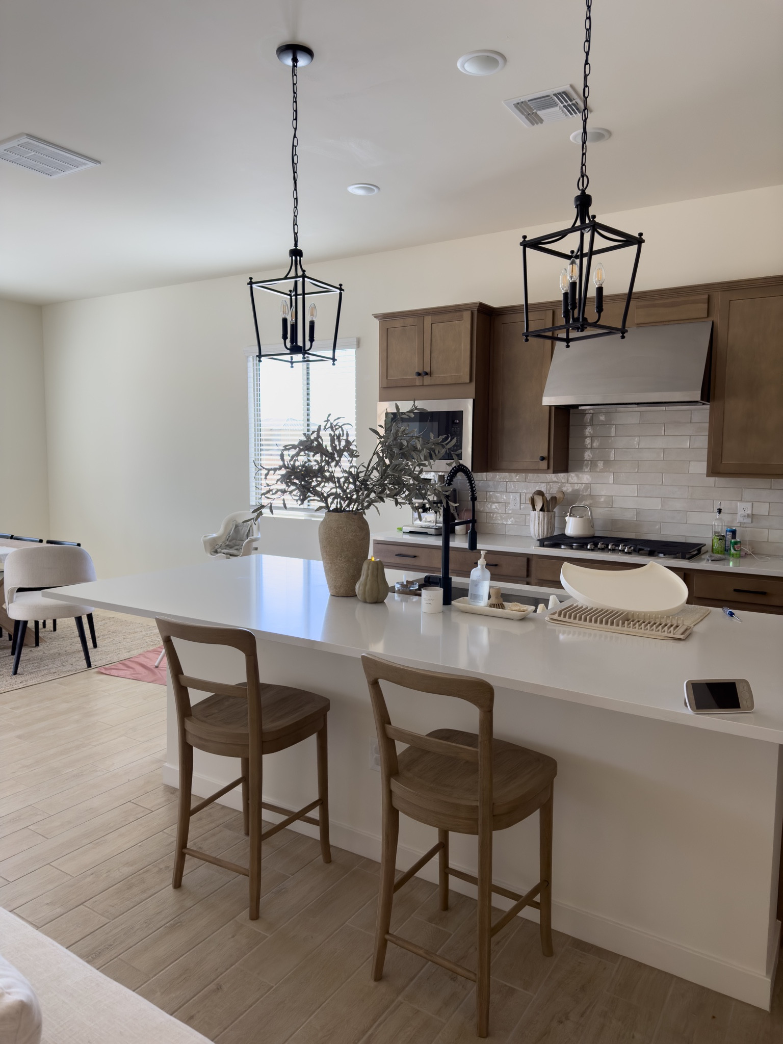 Our wood barstools in color seadrift 🤍

#LTKhome