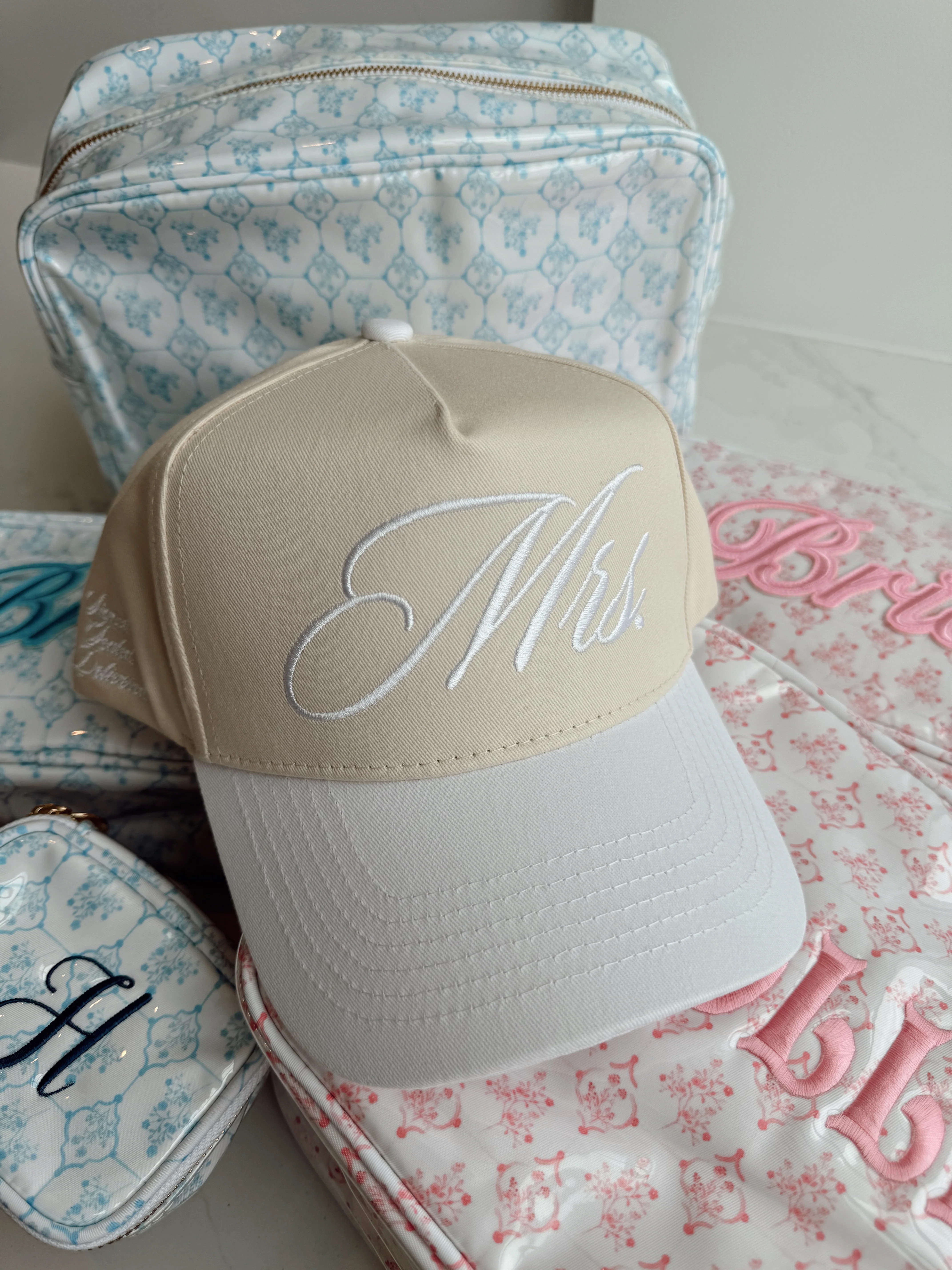 Mrs. White Vintage Trucker Hat | KenzKustomz