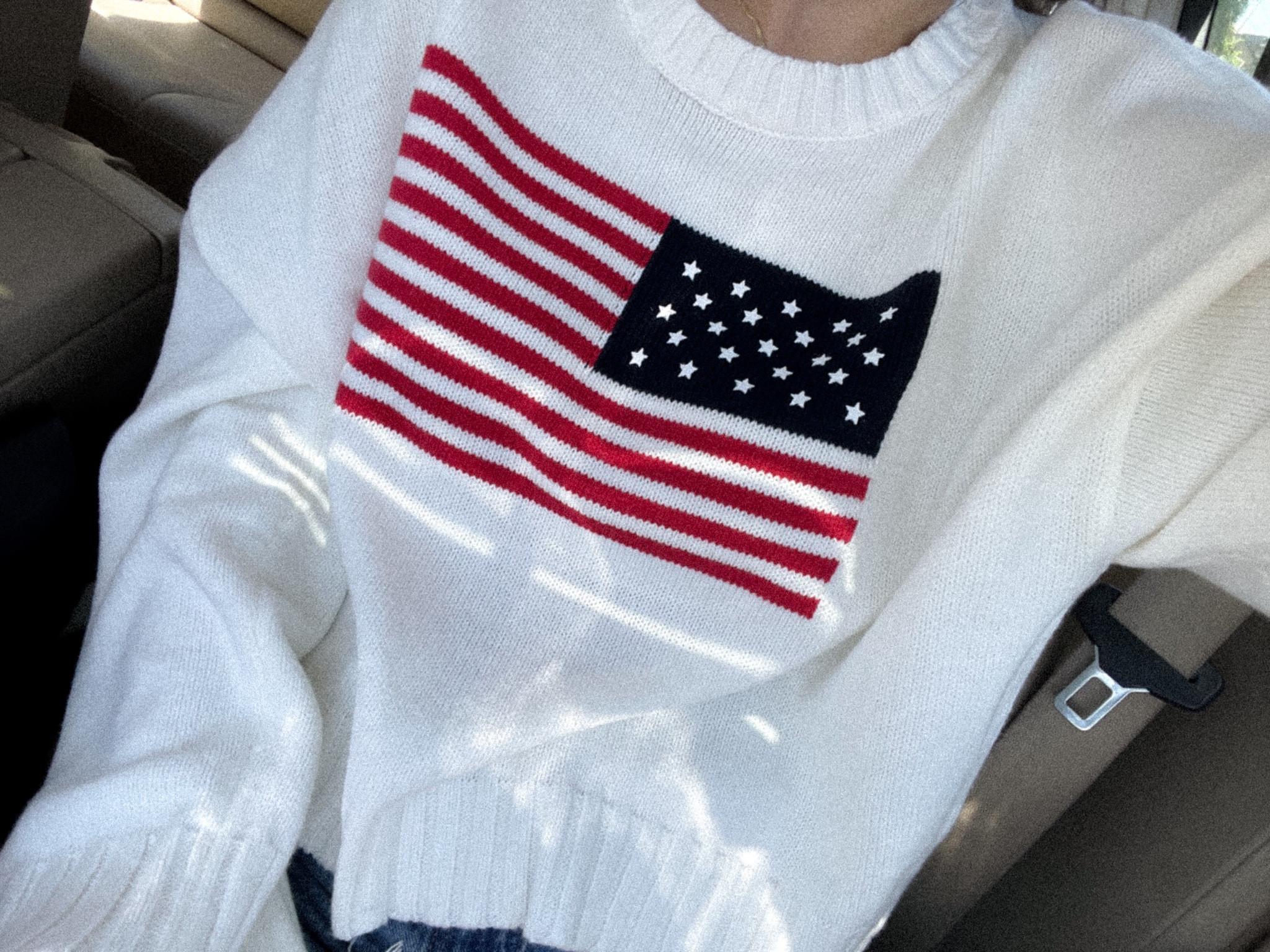 American flag sweater 🇺🇸— I’ve been loving it throughout the summer and it’s going to be a staple piece for fall too!
—
Fall finds, fashion finds, fall capsule wardrobe.

#LTKFindsUnder100 #LTKFindsUnder50