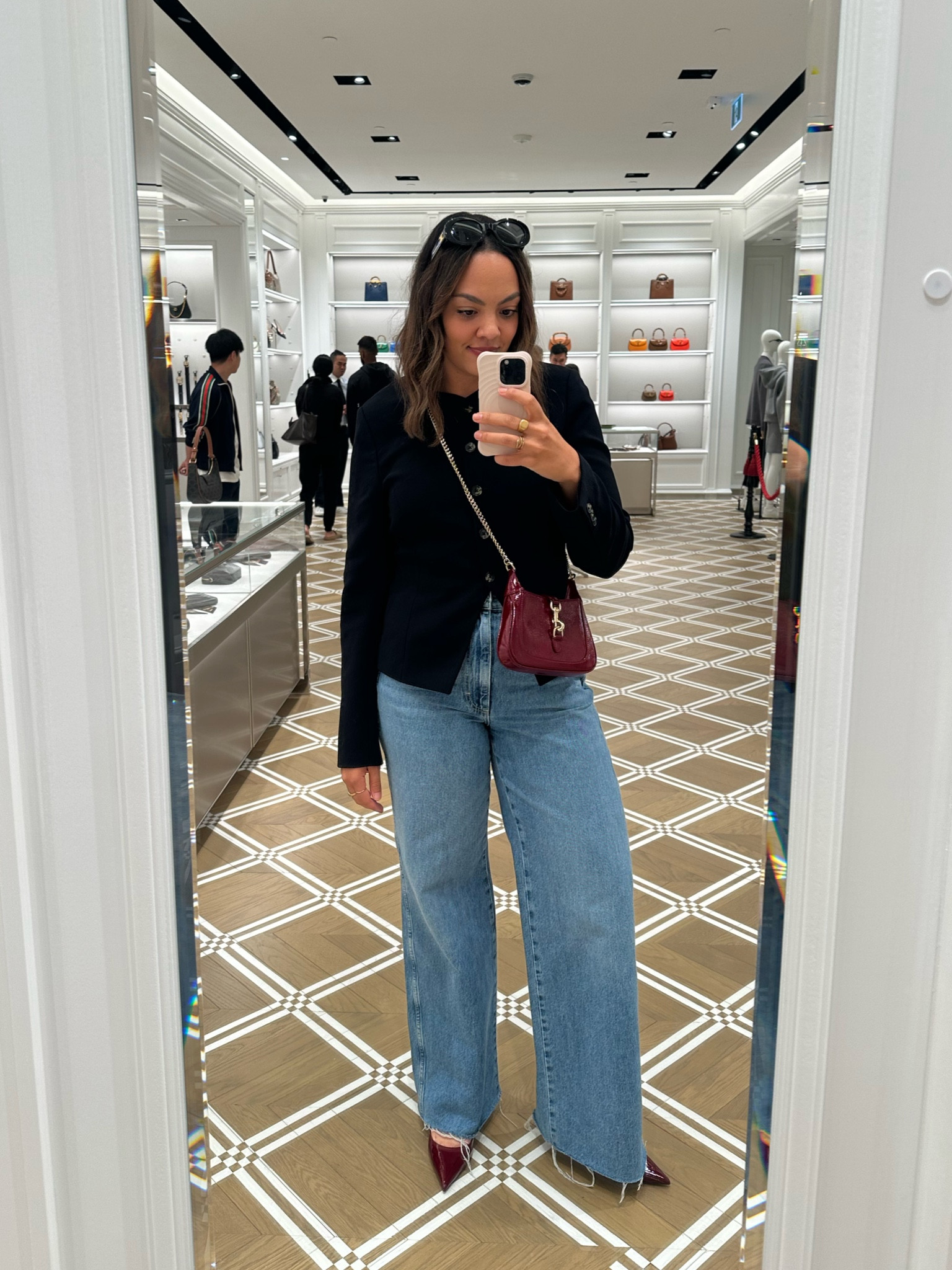 Fall outfit idea!
-Aritzia black collarless fitted blazer, I have a size 10. 
-Amo denim medium wash wide leg jeans, I have a size 29. 
-Gucci mini Jackie bag in red patent leather. 
-Gucci slingback kitten heels in red patent leather. 
-Celine Triomphe sunglasses. 


#LTKautumn #LTKstyletip #LTKcanada