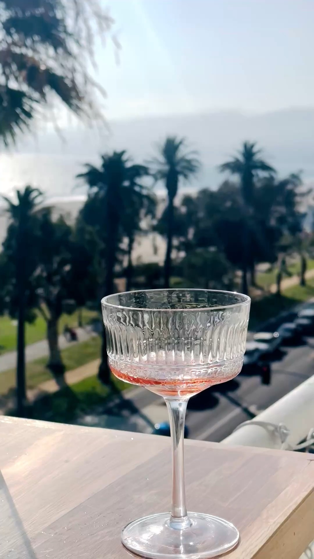 Long weekend mode: on. 🥂
Sparkling wine, ocean views, palm silhouettes, and that effortless rooftop chill kind of mood. Toasting the long weekend with chic flute glassware and ocean air.

#fluteglass #wineglass #drinkware #glassware #sparklingwine #longweekendvibes #rooftopviews #oceanair #coastalliving #outdoorentertaining #barware #hostinginstyle #ltkhome #memorialdayweekend

#LTKdayinmylife #LTKHome #LTKPlusSize
