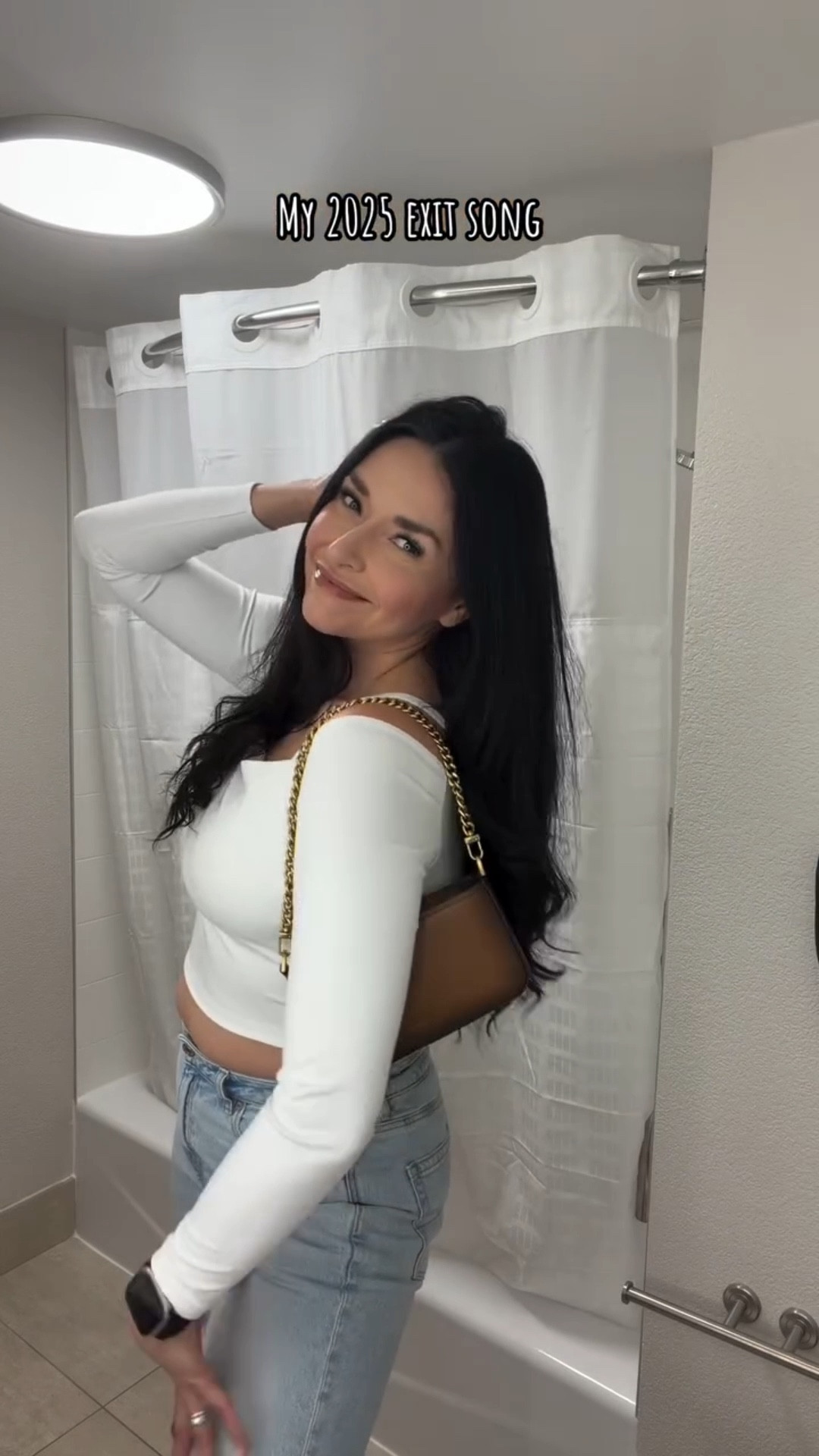 Lived and learned. Grateful for the good and the bad. 2025 taught me a lot and paved new paths. Forever grateful…thank you, next! 🖤💫🎆 

#exitsong #newyear #myexitsong #2026 #trend#LTKFindsUnder50 

#LTKTall #LTKBeauty