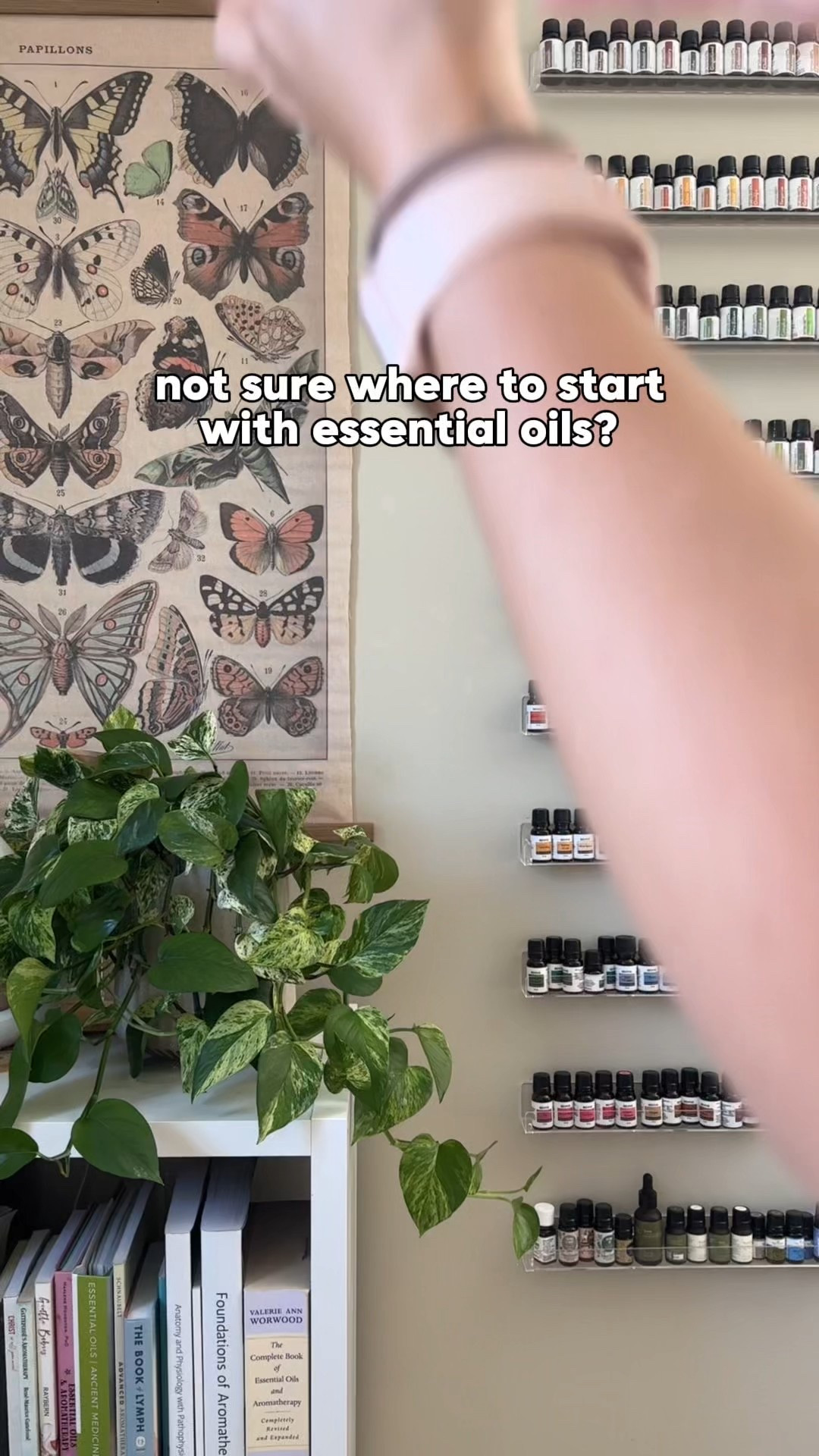 ✨ 10 powerhouse oils in one set? Yes please! 🌿 The Plant Therapy Flight Discovery Set is packed with must-have singles + blends for natural wellness, cleaning, immune support & more.

Here’s what’s inside:
💜 Lavender – calm + sleep
🍋 Lemon – fresh + uplifting
🌱 Peppermint – energy + focus
🌿 Rosemary – hair + clarity
🧼 Tea Tree – skin + purifying
🫧 Deodorizing Blend – freshens everything
🛡 Germ Fighter – immune season MVP
💪 Immune Aid – daily wellness support
🌬 Respir Aid – clear breathing support
👶 Sniffle Stopper – kid-safe respiratory blend



Which oil do you reach for the most?👇
#planttherapy #essentialoils #naturalwellness #aromatherapy #toxinfreehome #flightdiscoveryset