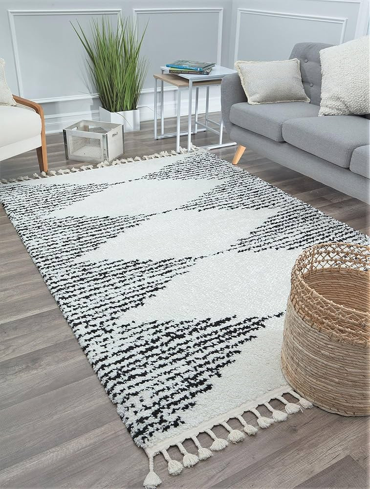 CosmoLiving by Cosmopolitan MS30A Area Rug, 8'0" X 10'0", Heath White | Amazon (US)