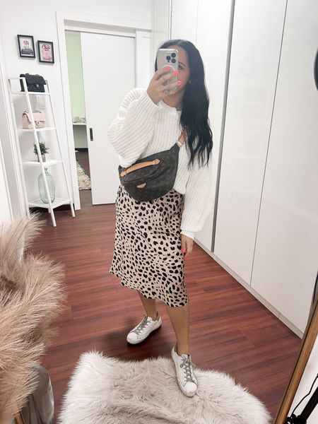 Casual outfit. Casual style. Mom style. Maxi skirt. Sweater. Leopard. Golden goosee

#LTKover40 #LTKFestival #LTKstyletip