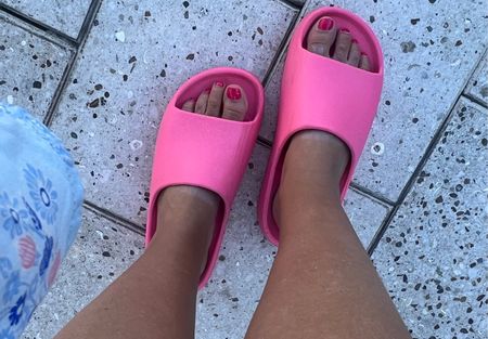 Cutest, most comfortable pool slides! They will give you some height, too! 

#LTKFind #LTKshoecrush #LTKswim