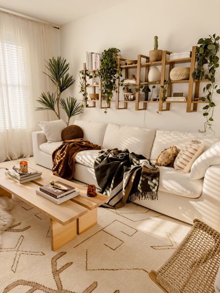 Living room 🥰 

#LTKhome #LTKstyletip