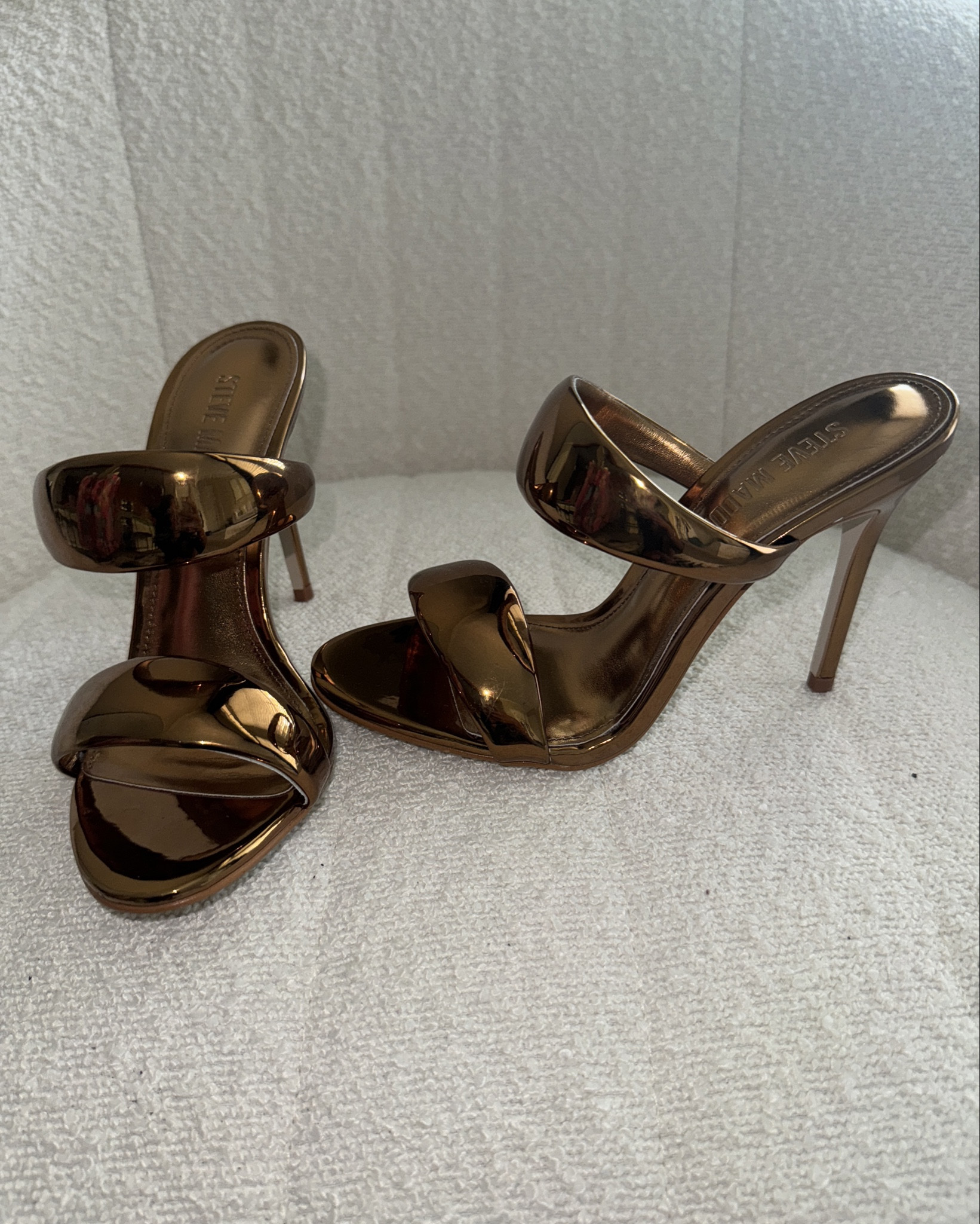 ✨ Bronze & Beautiful ✨
These metallic Steve Madden heels are giving main character energy with every step. The rich bronze finish, sleek double-strap design, and sky-high stiletto make them the perfect statement shoe—whether you’re dressing up a neutral fit or adding glam to your night-out look.

🛒 Shop my exact pair here ⬇️ #LTKStyle #LTKFinds #SteveMadden

#LTKStyleTip