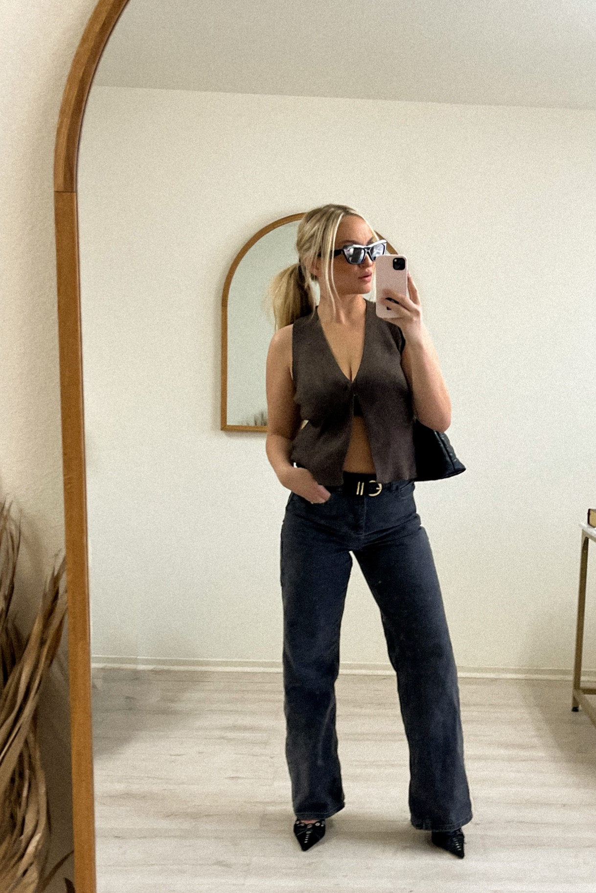 Fall outfits, all black outfits, holiday outfits, black heels, black pants, black trousers, holiday looks

#LTKSeasonal #LTKHoliday #LTKstyletip