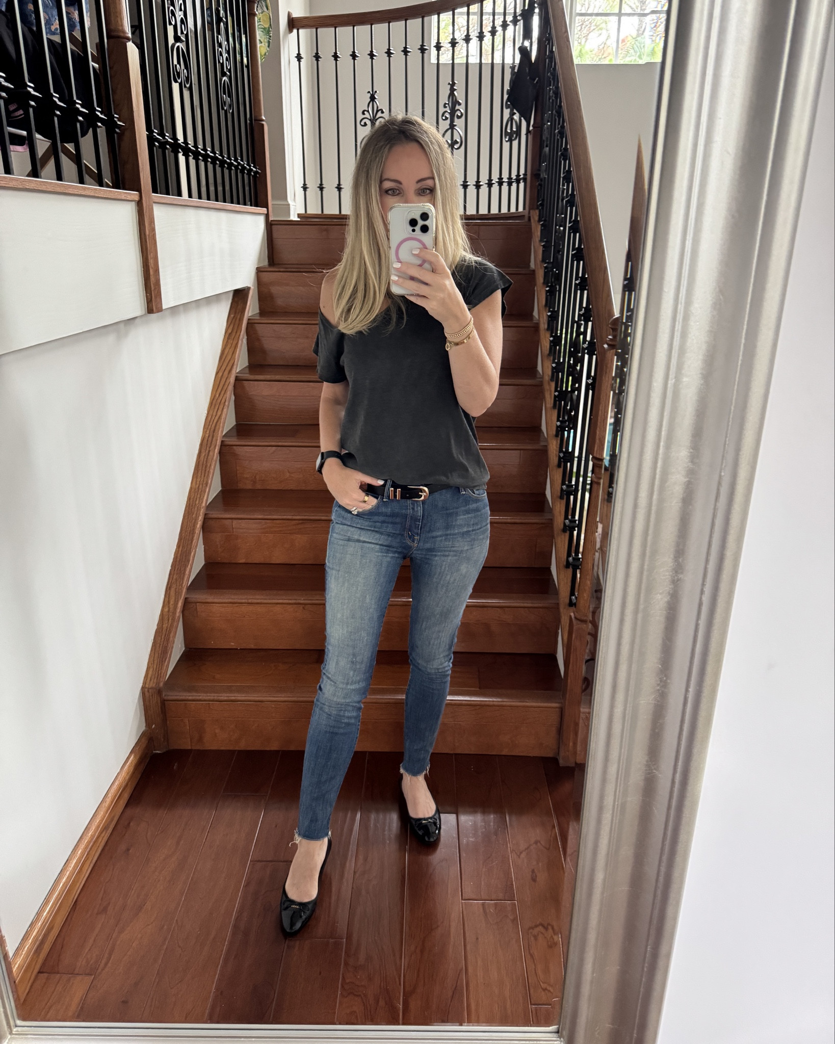 Shoulders and Skinny jeans… both making a comeback this fall. 

Are you in on this trend? Mother jeans and the OG ots tee from LNA. Please bring this back!!

#LTKSeasonal #LTKStyleTip #LTKOver40