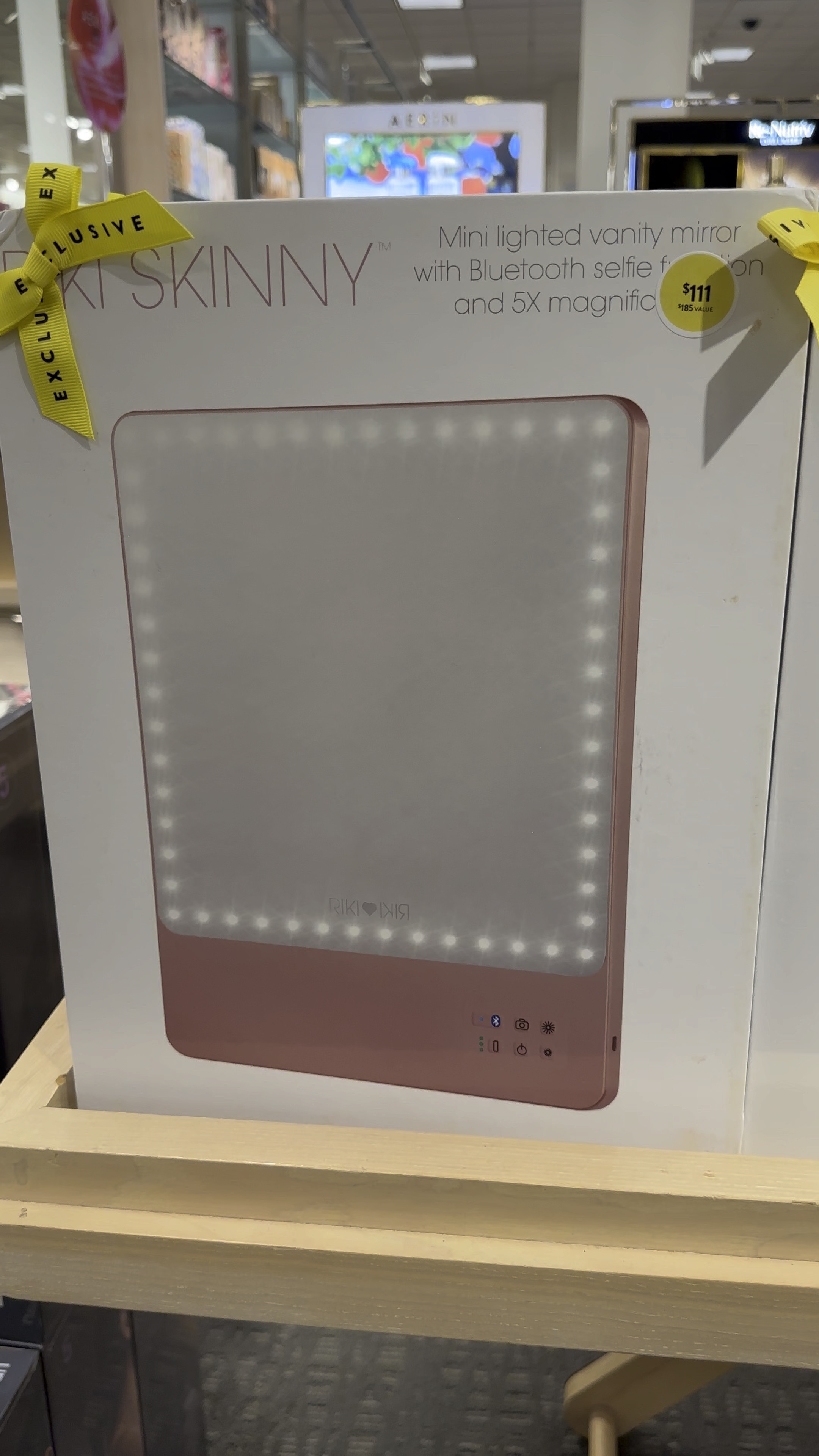 THE BEST light up mirror!! 🙌🏻

#LTKsalealert #LTKxNSale #LTKbeauty