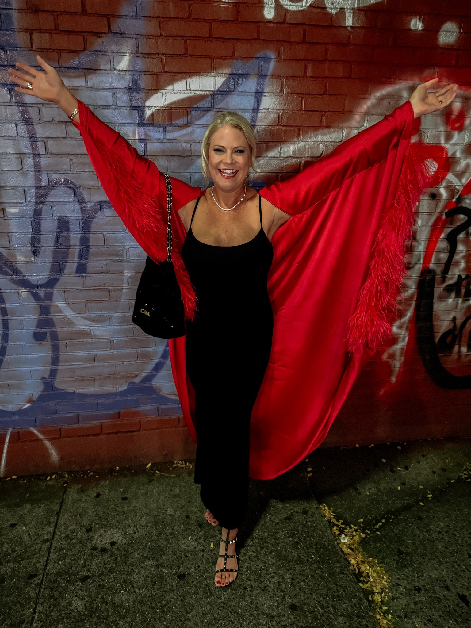 NYFW Outfit Idea 

New York Fashion week   NYFW24  runway fashion  high fashion  luxury fashion  designer fashion  evening dress  cocktail dress  maximalist style  feathers  AmyPlusJoe 


#LTKSeasonal #LTKParties #LTKStyleTip