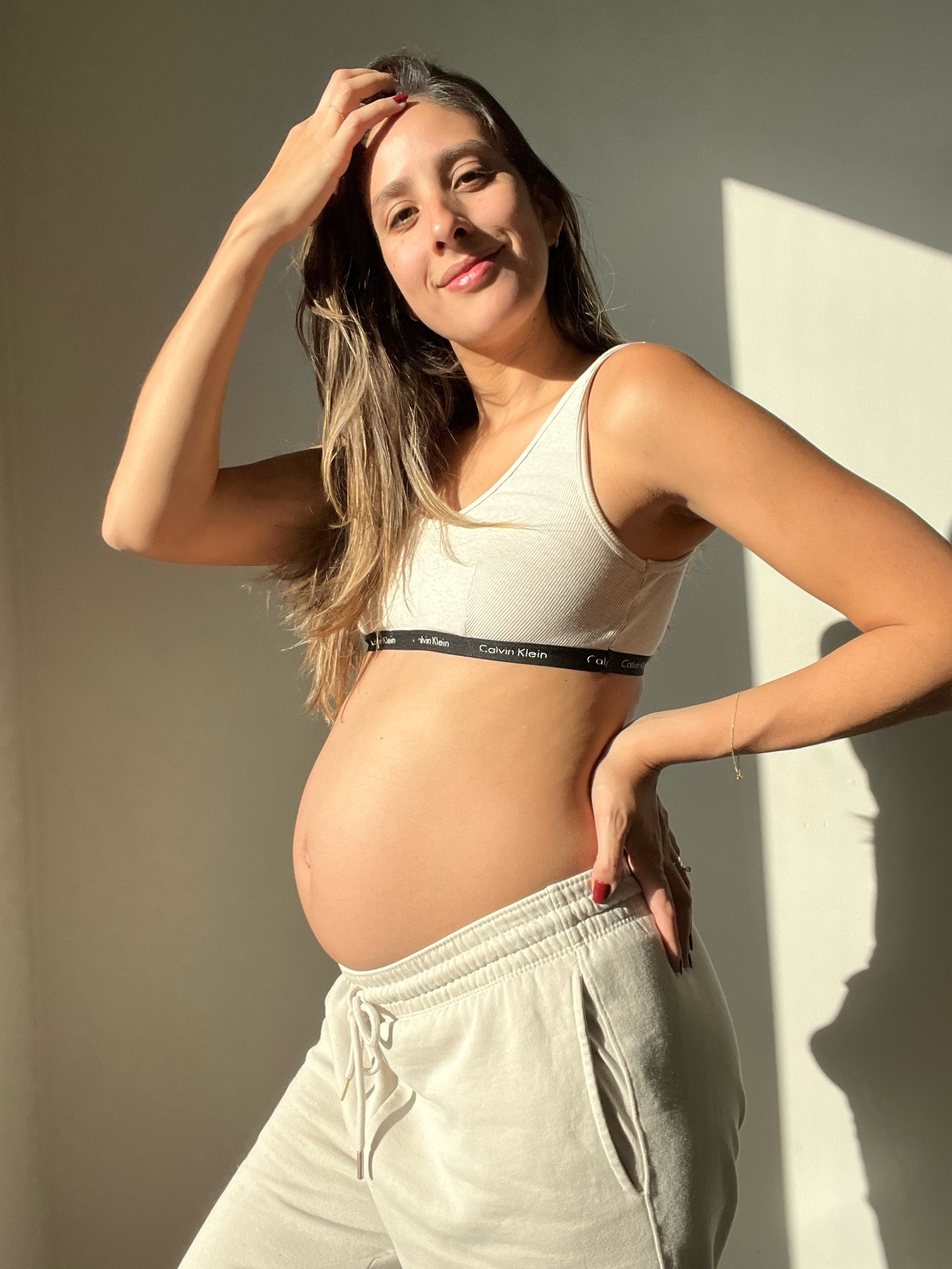 Bumping 🤰🏻wearing my comfy bra and sweatpants (I sized up to fit through out my pregnancy)’


#LTKfindsunder50 #LTKfamily #LTKbump