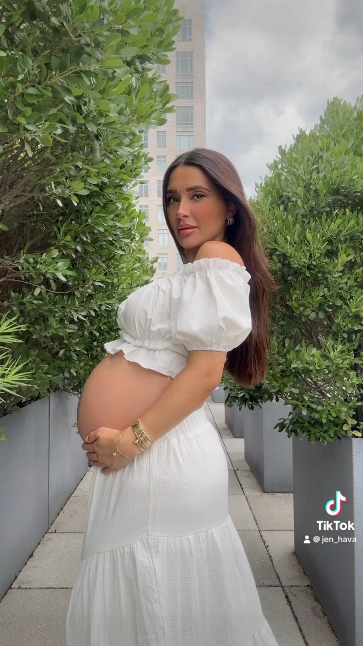 34 Weeks today 👶🏼🩵… shop my outfit below xx

#LTKBump #LTKStyleTip #LTKFindsUnder50