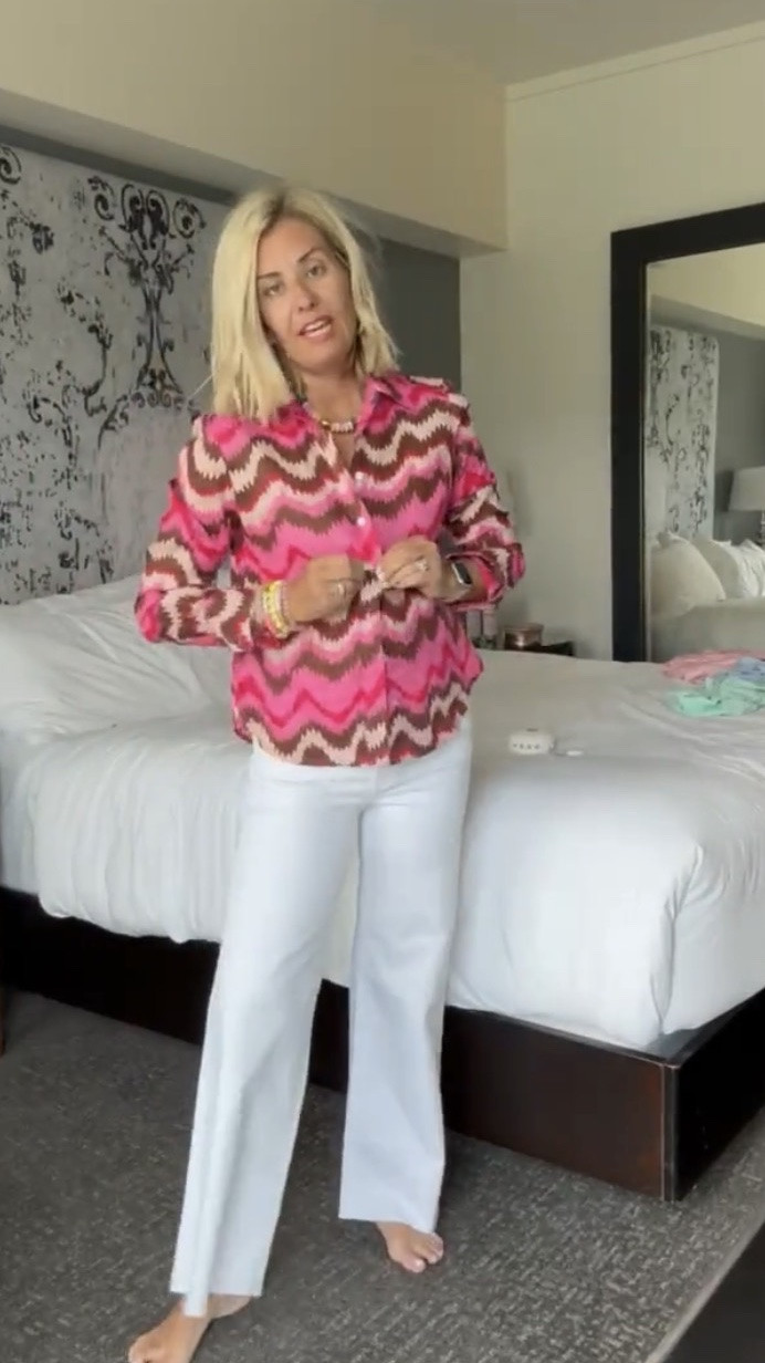Such a YES look! White jeans and this gorgeous blouse makes such a statement. I’m in a 2 blouse and 0 jeans (size down). * use mixandmatch for 25% off at Erin McDermott *use Catherine20 at Allie + Bess

#LTKootd #LTKSeasonal