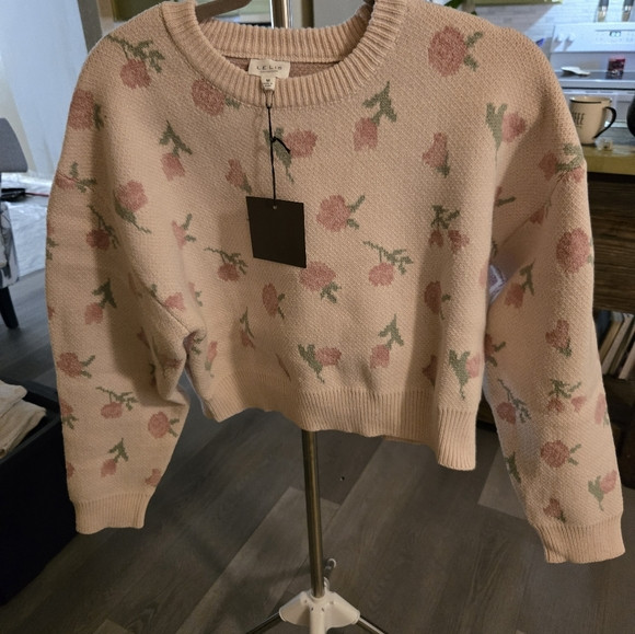 Le Lis Floral Crew Neck Sweater - Cream and Pink | Poshmark
