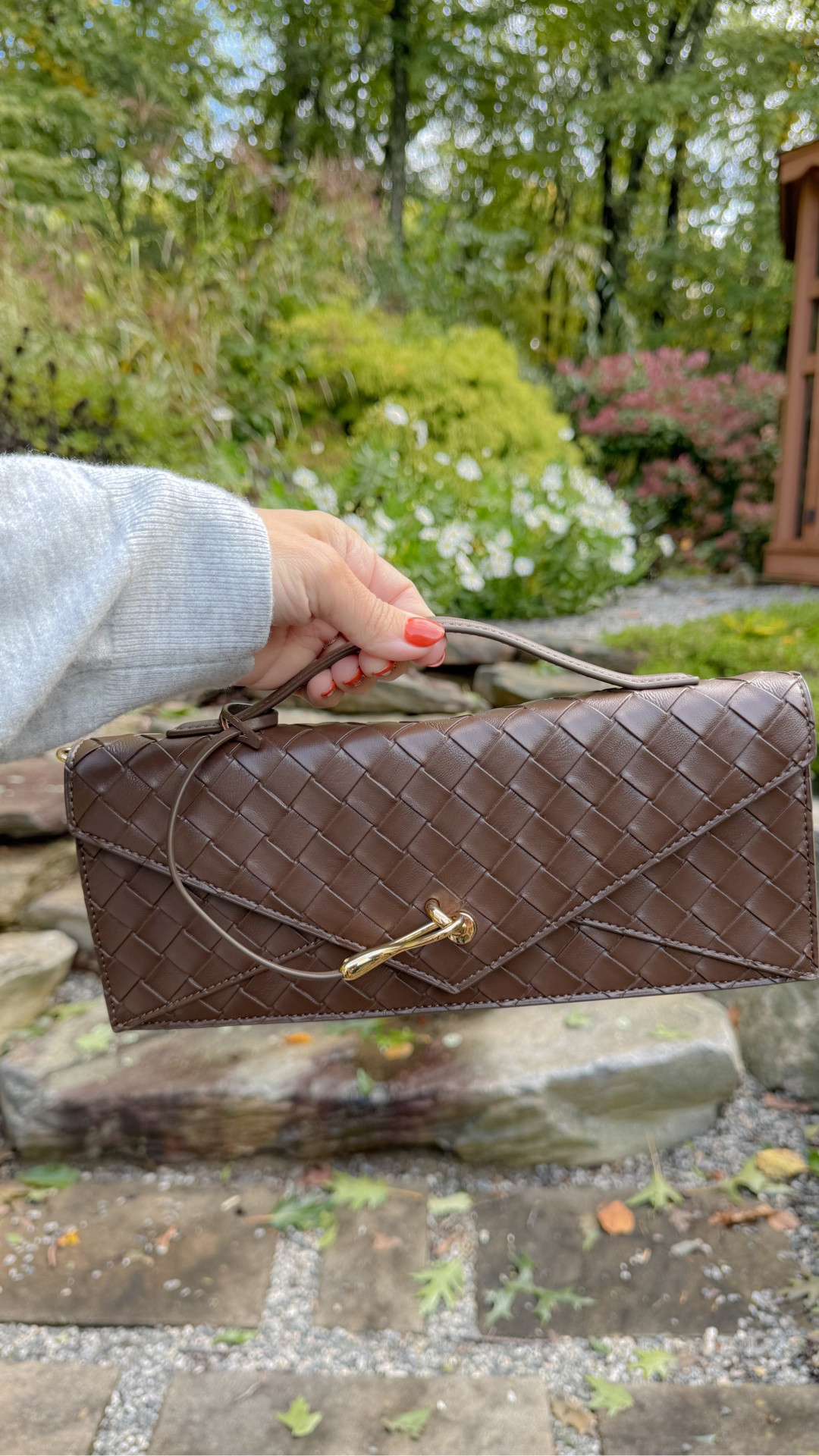 Loving my new JW Pei clutch! 💼 Perfect bag for date nights or like today, a random Tuesday 😂  #ltkbag

#LTKOver40