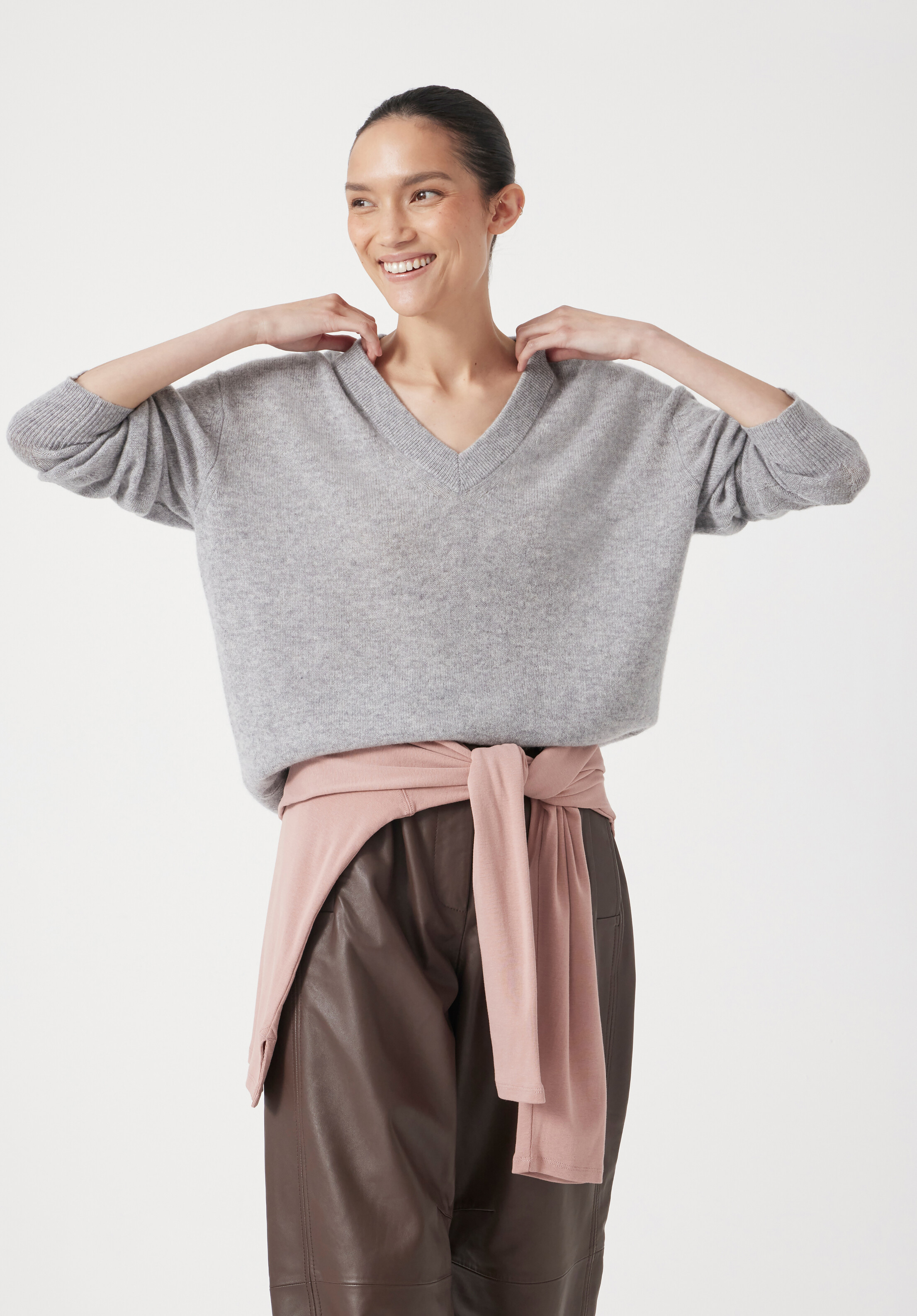 Scarlett Cashmere V Neck Jumper | Hush UK