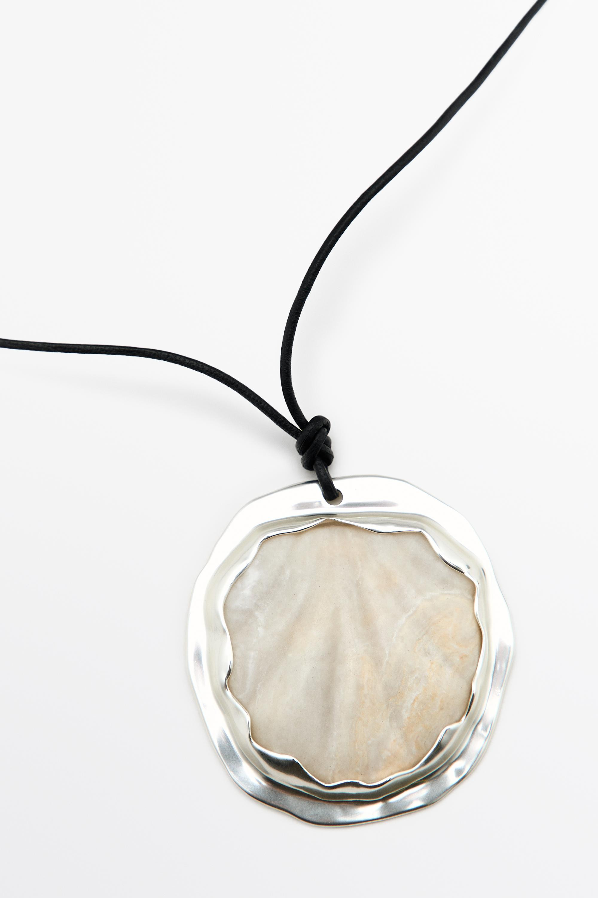 Shell and stone pendant necklace | Massimo Dutti UK