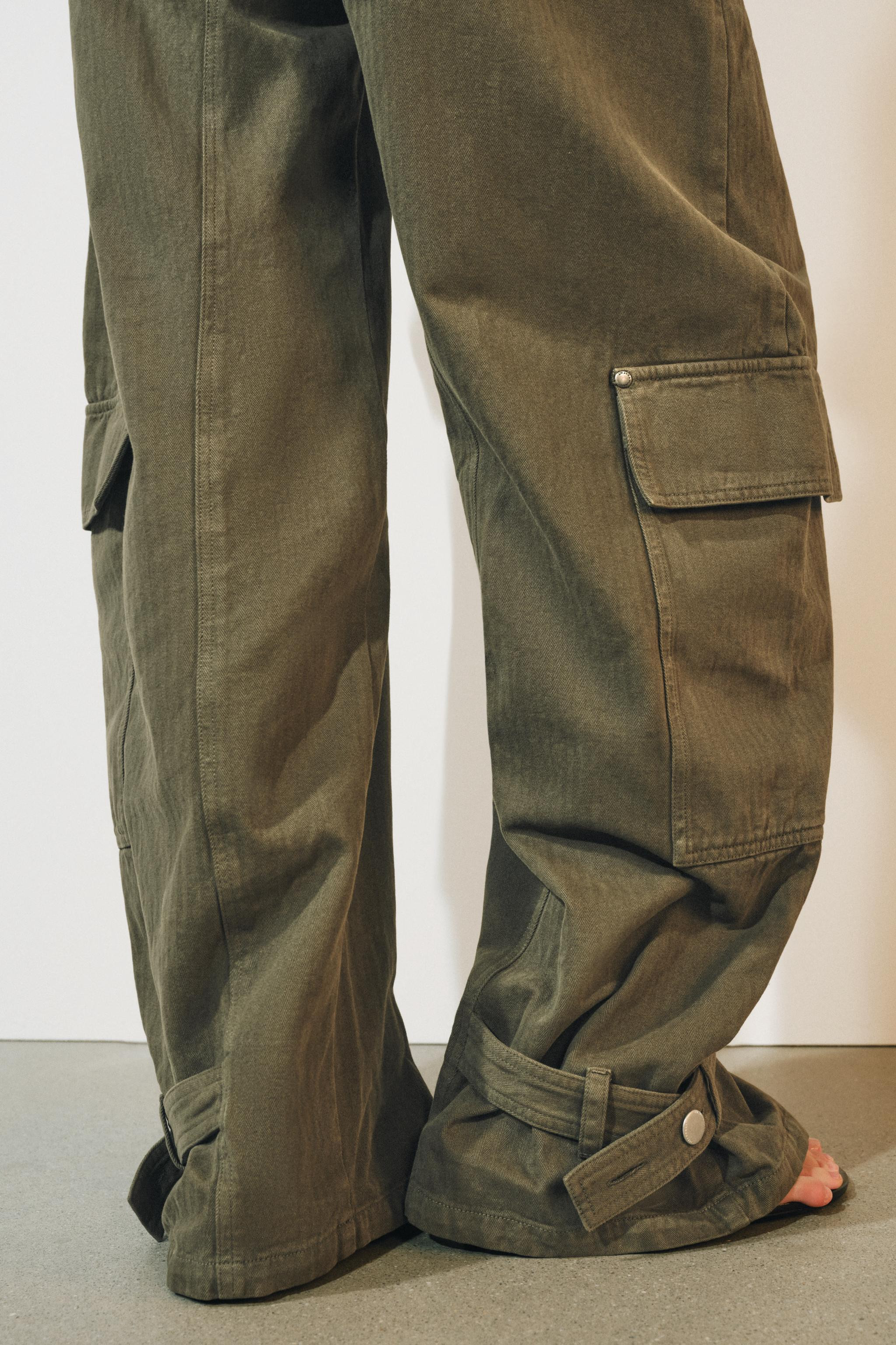 ZARA WOMAN COLLECTIONTrousers with main fabric made from cotton yarn. Mid-waist with belt loops. ... | Zara UK