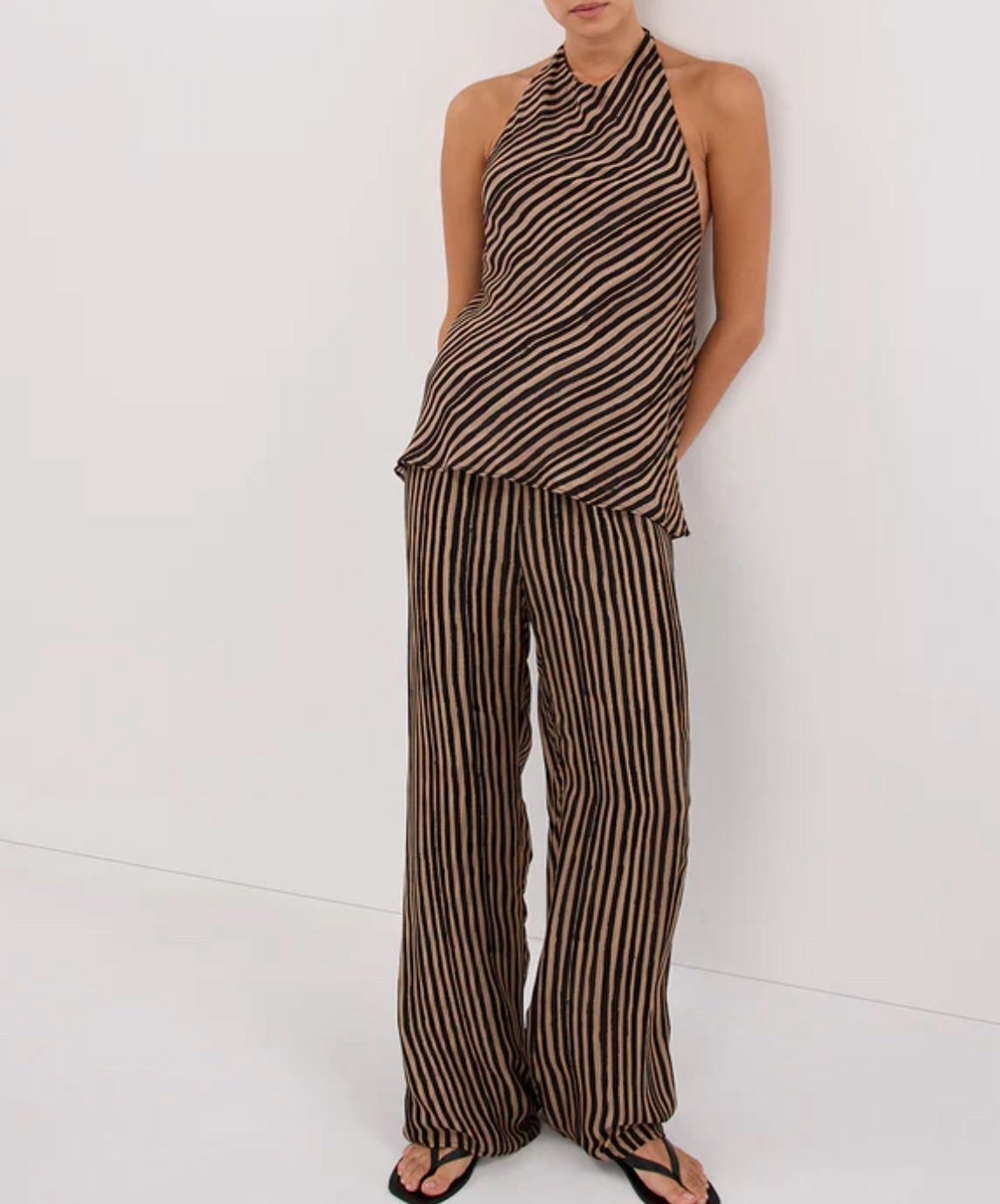 Such a cute and chic set for summer 😍


Spring fashion
Summer fashion 
vacation wear 

#LTKParties #LTKStyleTip #LTKSeasonal