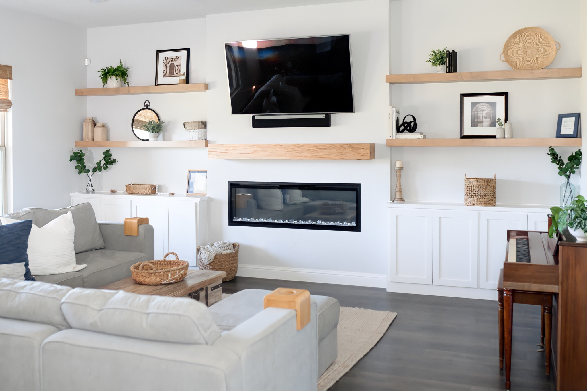 Modern Living Room


Home  home style  modern Home  living room  living room inspo  trendy home  minimalistic neutral home  room inspo 

#LTKhome #LTKstyletip