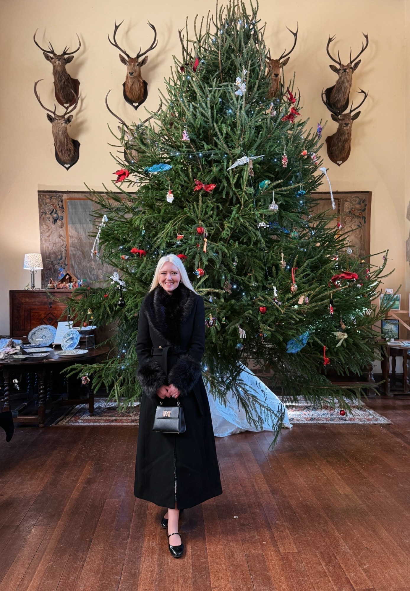 Don’t  you just love fur trimmed coats? I have a new one to show you from Karen Millen available in 2 other colour ways + I’ve also added my favourites, some on sale!🎄💫

#LTKwinter #LTKeurope #LTKfestive