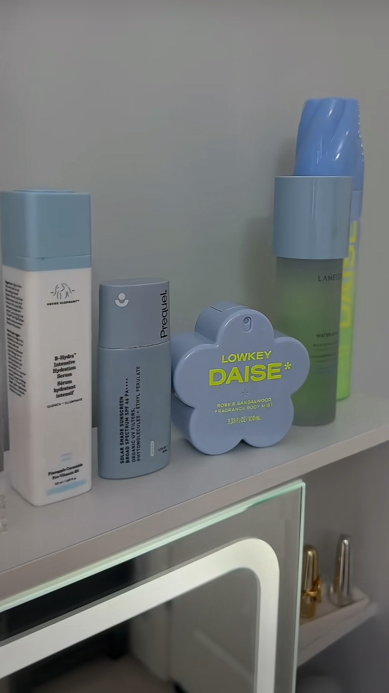 ElleCee’s vanity MUST HAVES 🩵✨

Tween cosmetics beauty routine

#LTKmorningroutine #LTKgrwm #LTKBeauty
