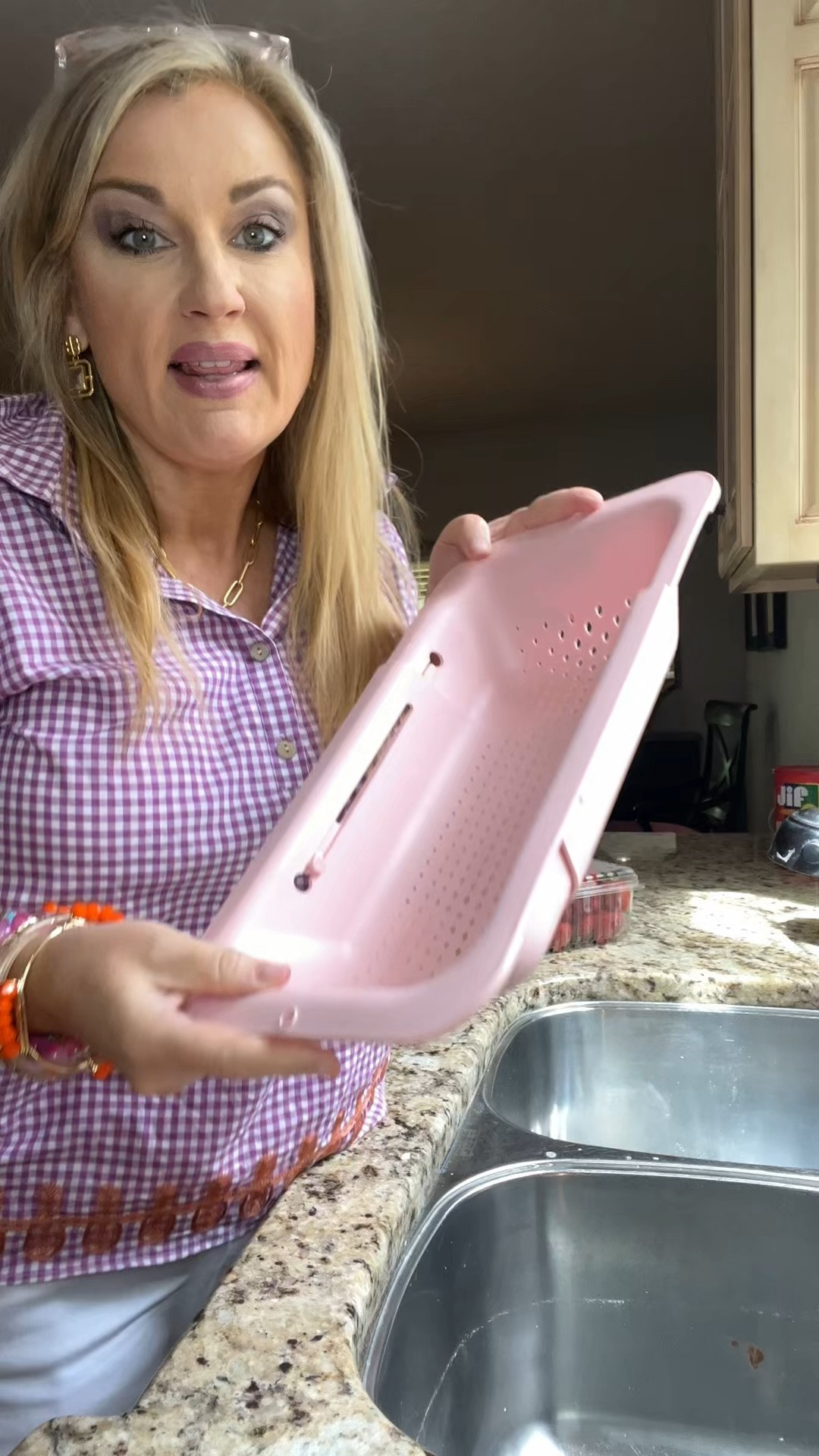 Over the sink expandable drainer/strainer…great for rinsing fruits and veggies, draining pasta and so many other things 

Today it’s under $10!

#LTKfoodie #LTKHome #LTKSaleAlert