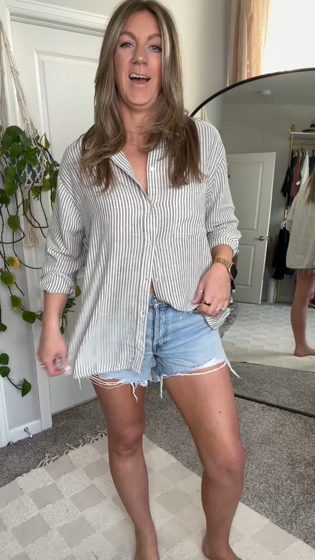 In an XL reg, 10/30 denim shorts 

#LTKMidsize #LTKOver40 #LTKSaleAlert