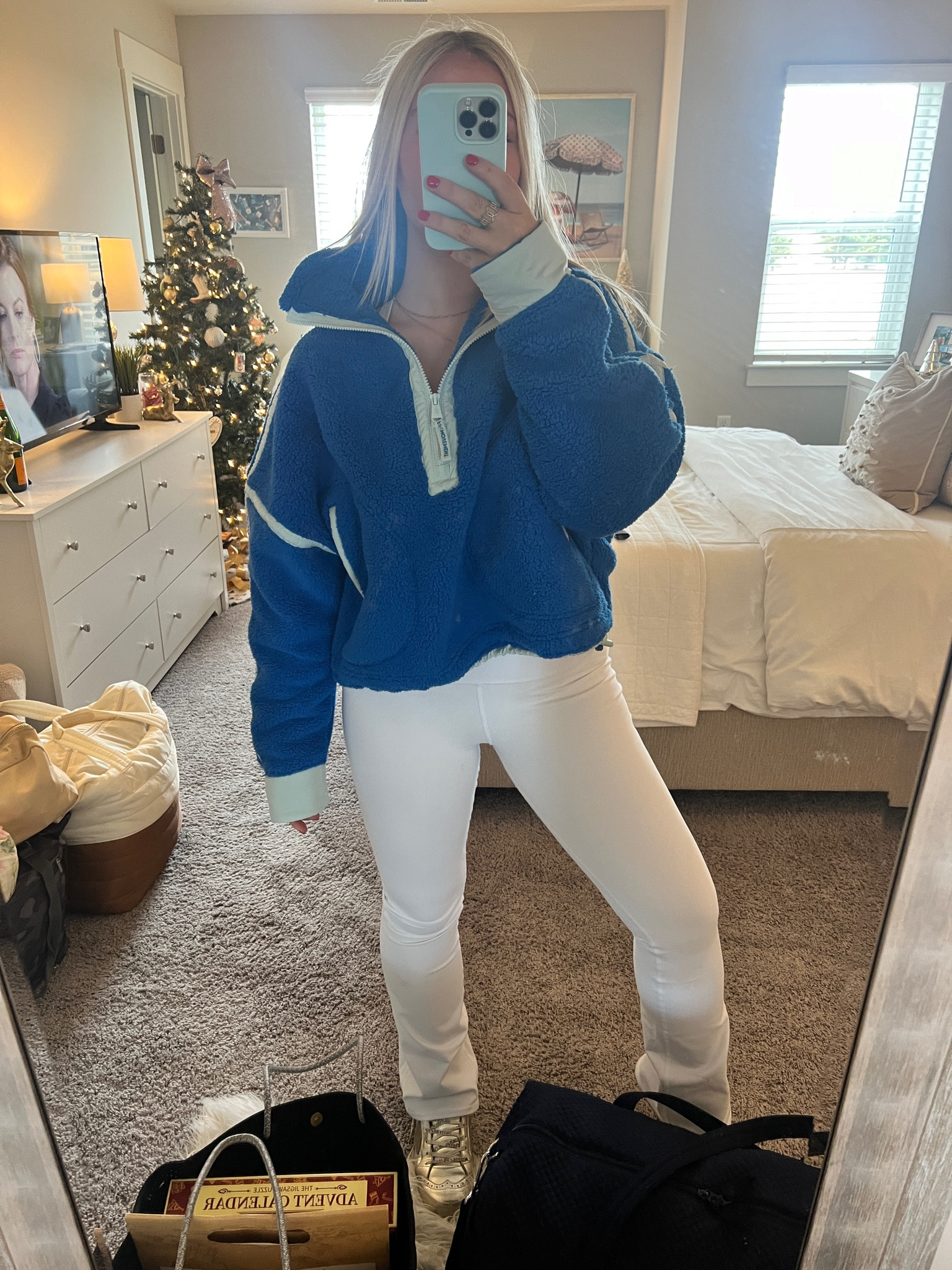 Come & cozy loungewear outfit! Perfect for a winters day 

#LTKSeasonal #LTKstyletip #LTKHoliday