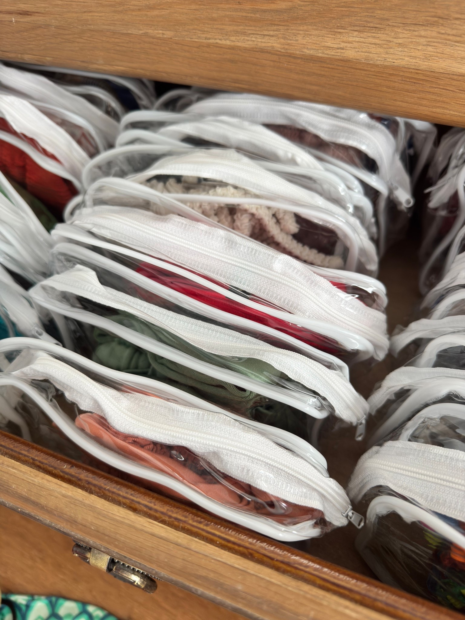 Drawer organizer

Clear packs/ organizer 

#LTKHome #LTKFindsUnder50 #LTKFamily