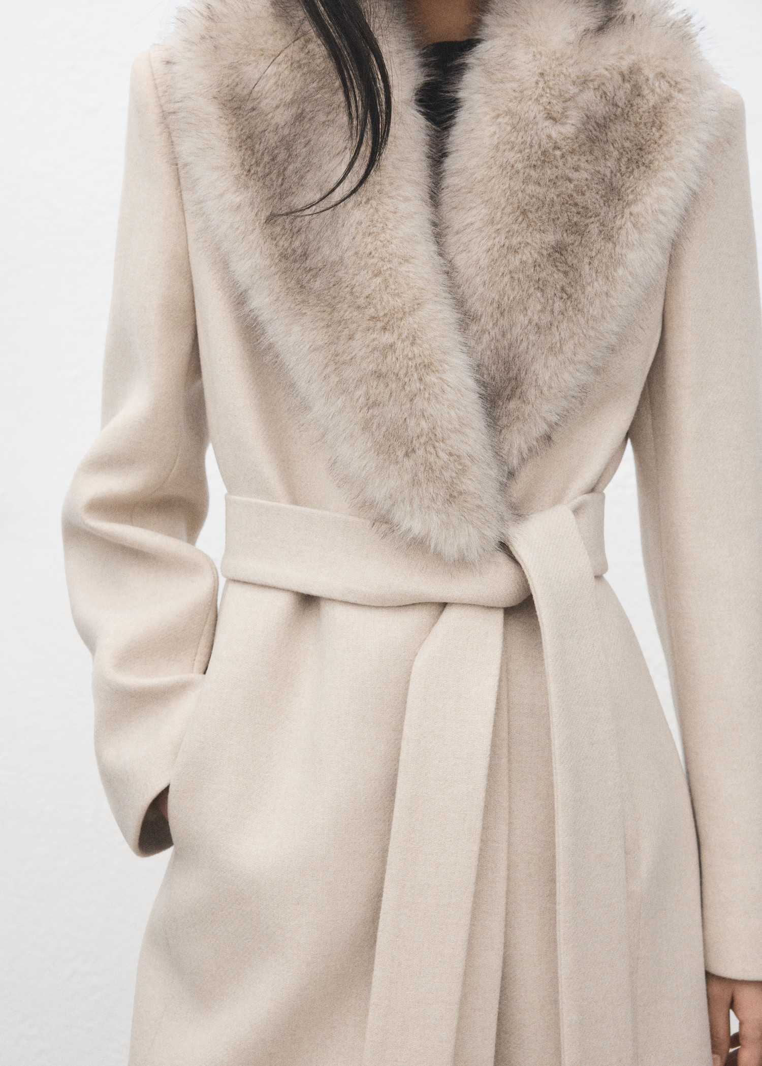 Manteco wool coat with fur collar | MANGO (UK)