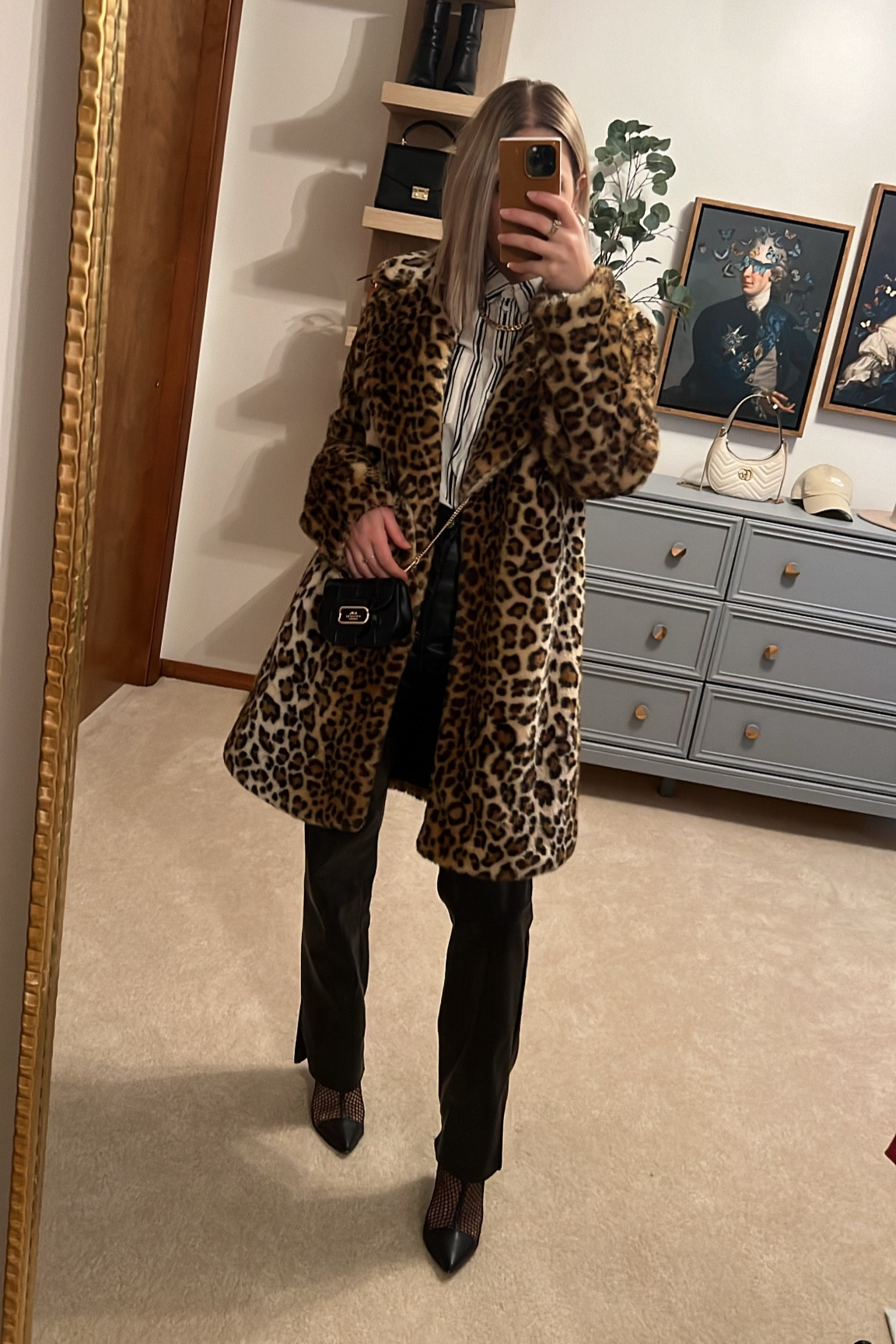 Didn’t think I would love the mini bag and I am obsessed. #coachoutlet 
