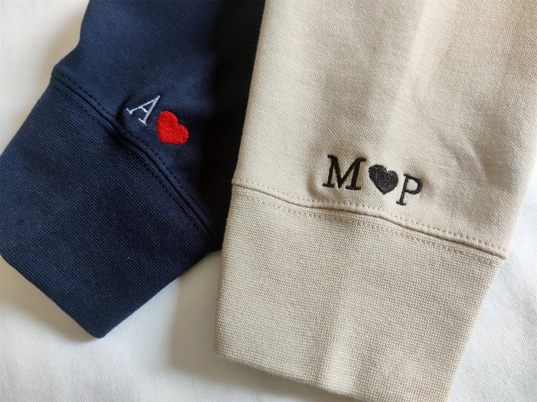 Sweats à capuche en chiffres romains brodés personnalisés, chemise de couple, initiale sur la ... | Etsy (FR)
