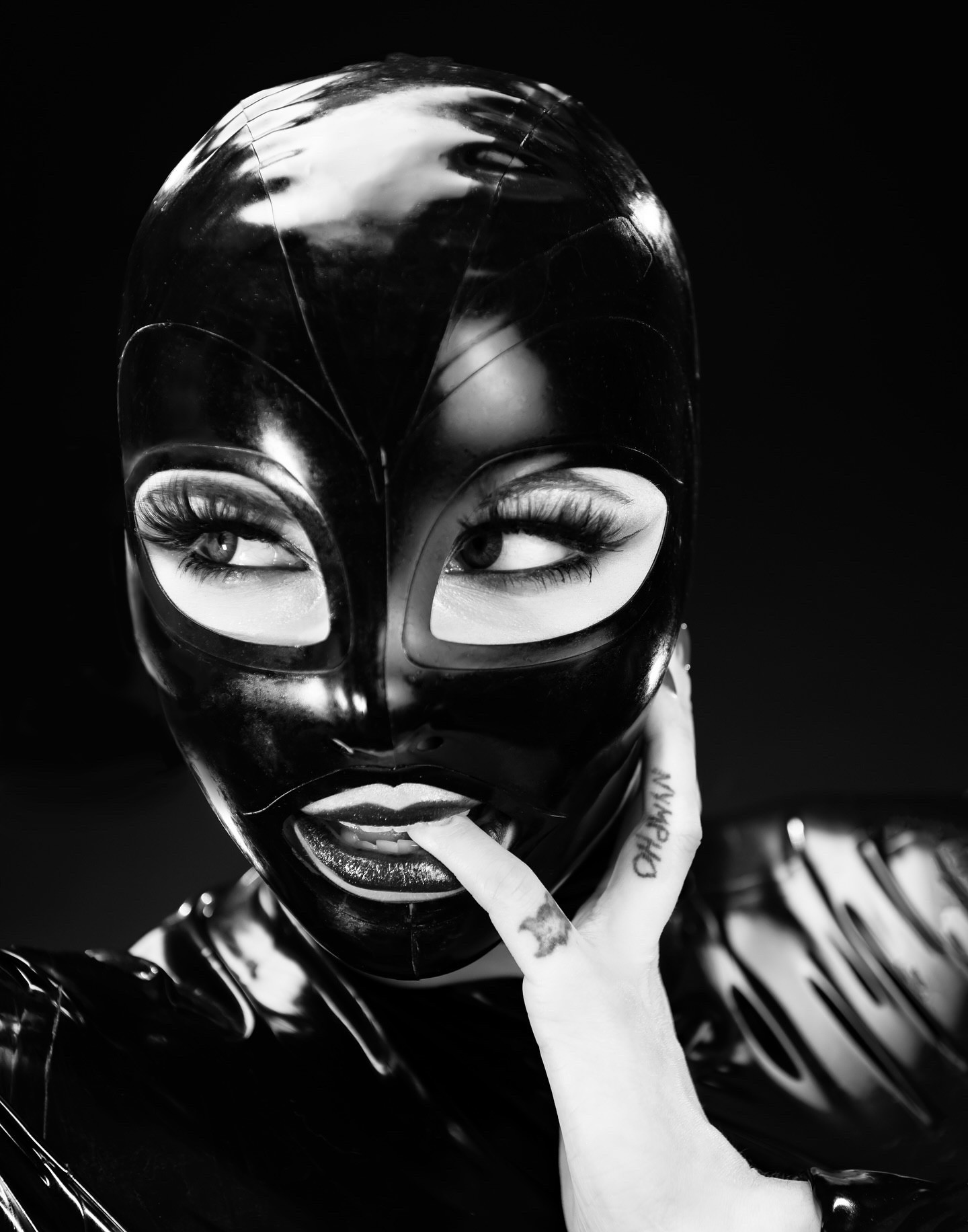 ✖️NYMPHO✖️
📸 @CarlyStarPhoto
Hood @Rubber55_Official
.
#BeatrixDevine #LatexModel #Shine #Shiny #LatexLove #Latex #LatexDress #BlueLatex #LatexStyle #LatexLife #Rubber #Rubberdoll #LatexFashion #Alt #Alternative #AltModel #AlternativeFashion #AltMakeup #Goth #Gothic #GothFashion #GothAesthetic #GothMakeup #BlackLatex #Bangs #BlackHair #GothGirl #Lashes #LatexHood #RubberHood