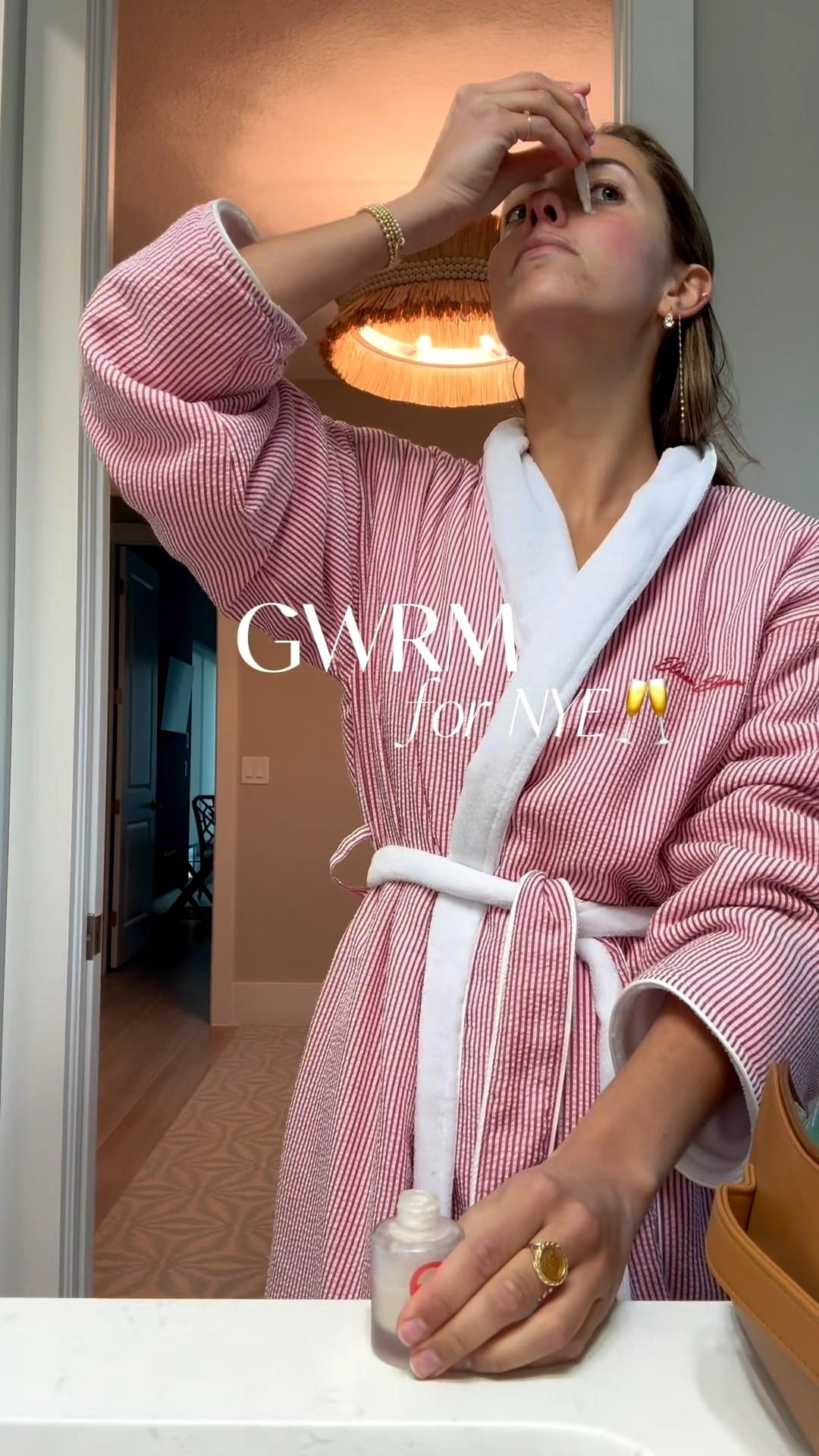 Get ready with me for NYE dinner! My 10 min makeup routine is perf rn

#LTKSeasonal #LTKFindsUnder50 #LTKGiftGuide