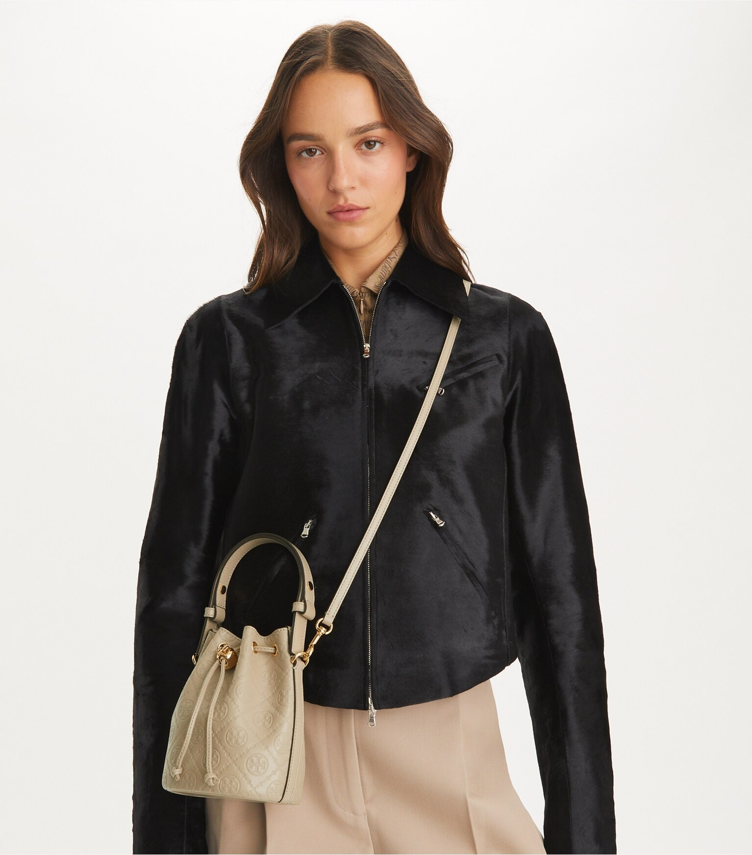 T MONOGRAM LEATHER MINI BUCKET BAG | Tory Burch (US)