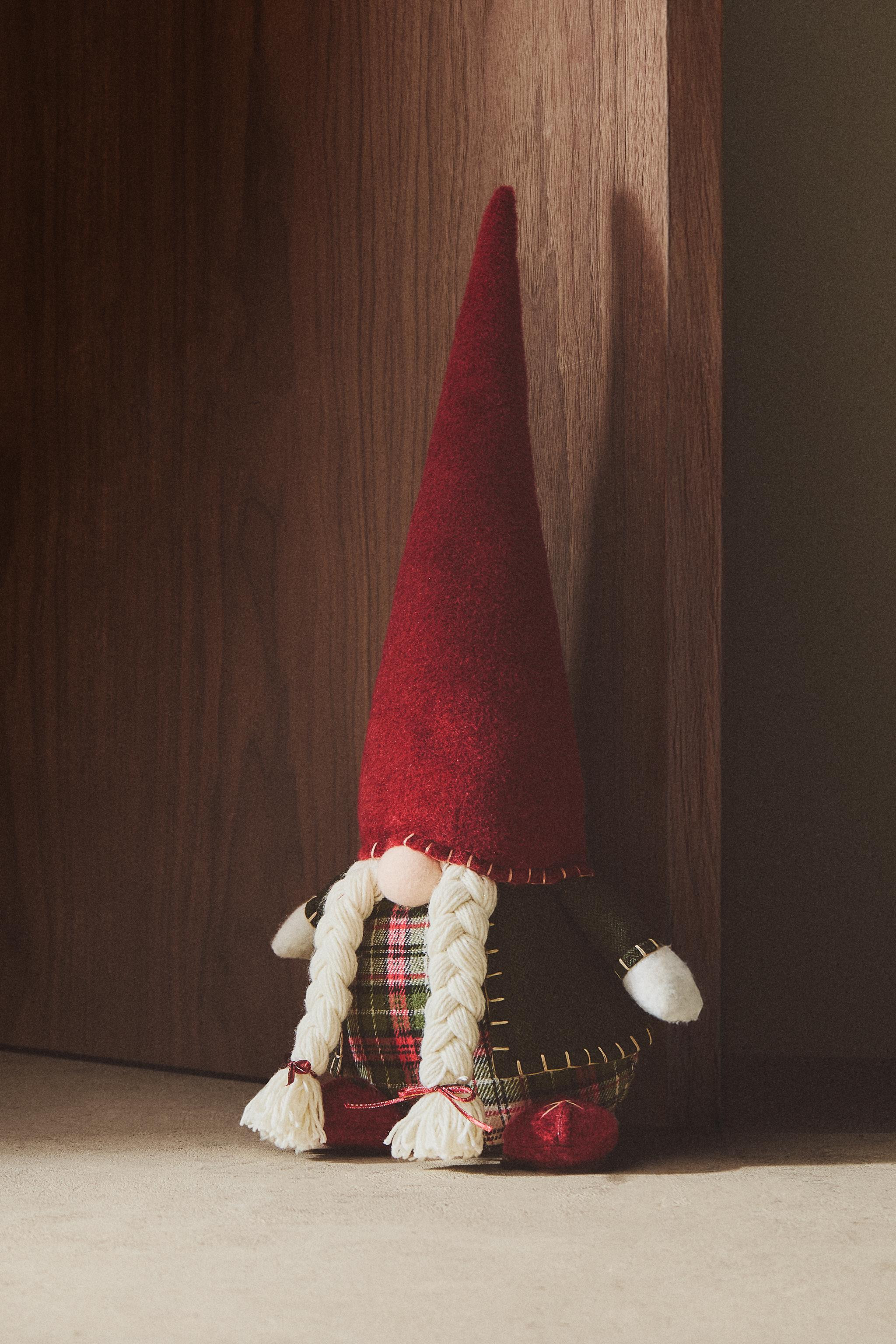 CHRISTMAS GNOME DOORSTOP | Zara US