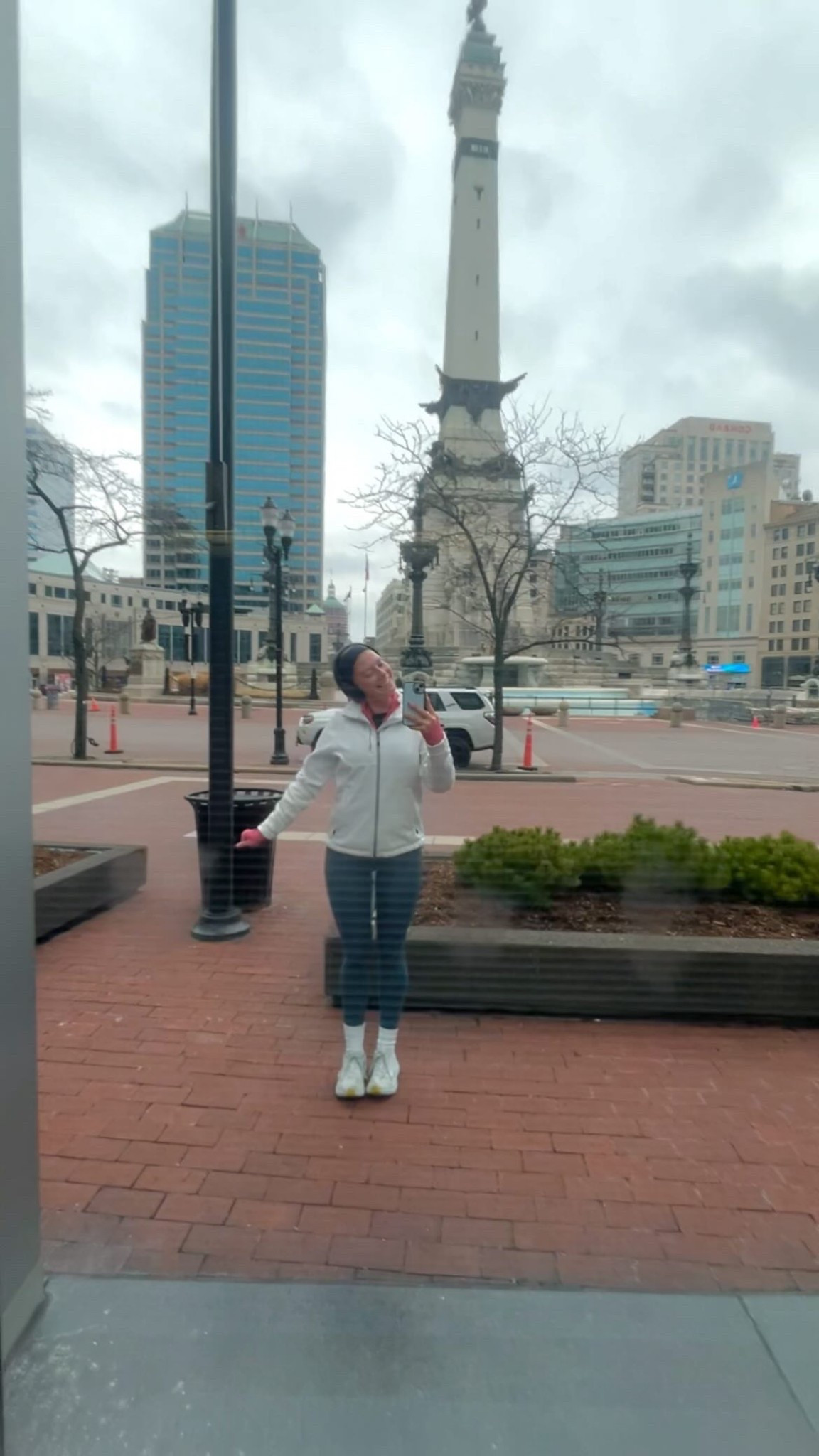 glimpse into my run vlog in downtown indianapolis, stopping at as many iconic / monumental places as I can before I get bored of running <3

#running #runningvlog #funrun #runwithme #runningmotivation