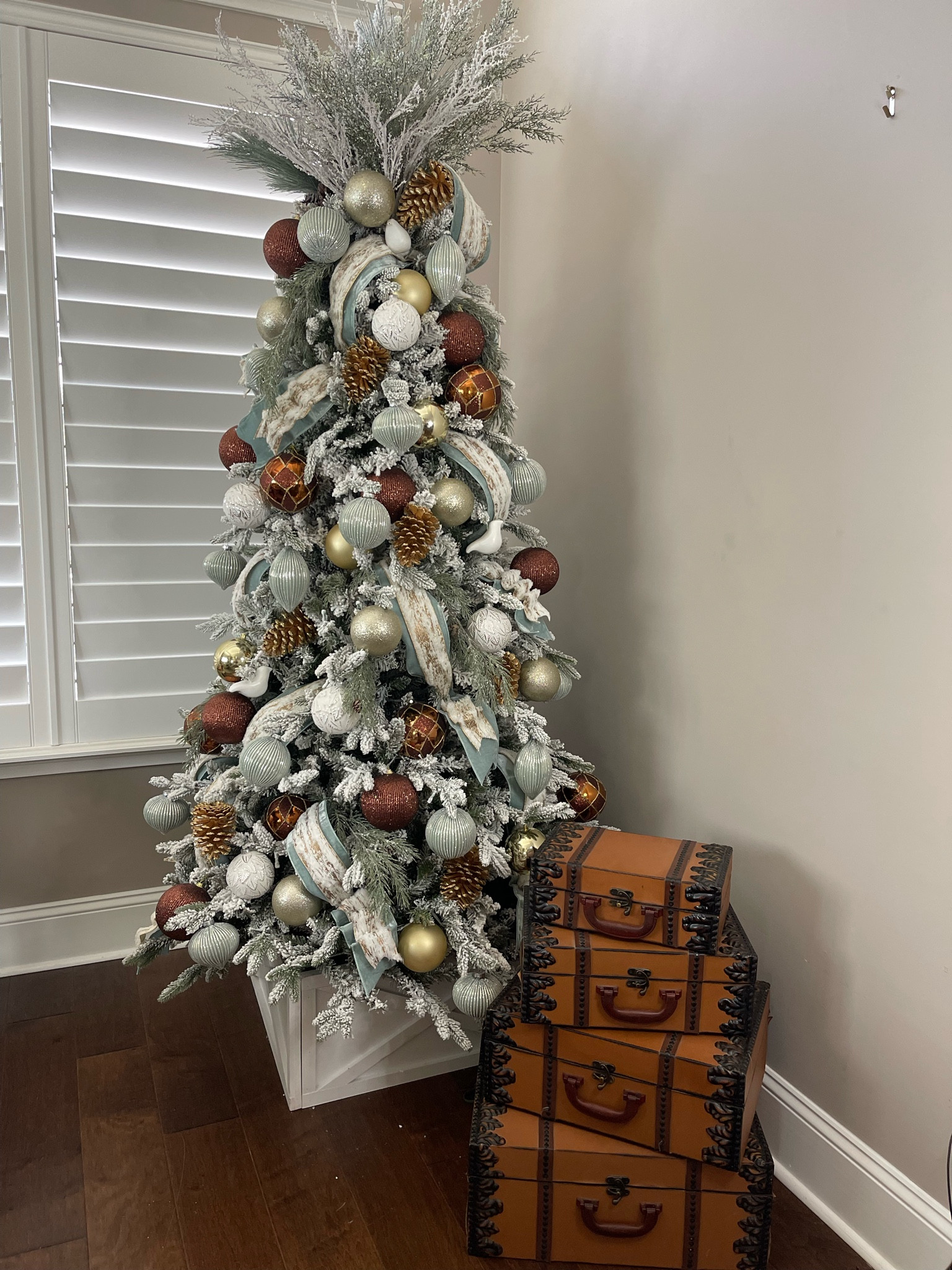 I was lucky enough to find these nostalgic suitcases at Goodwill, but I located some that are very similar. Here you go! 

#LTKSeasonal #LTKHome #LTKHoliday