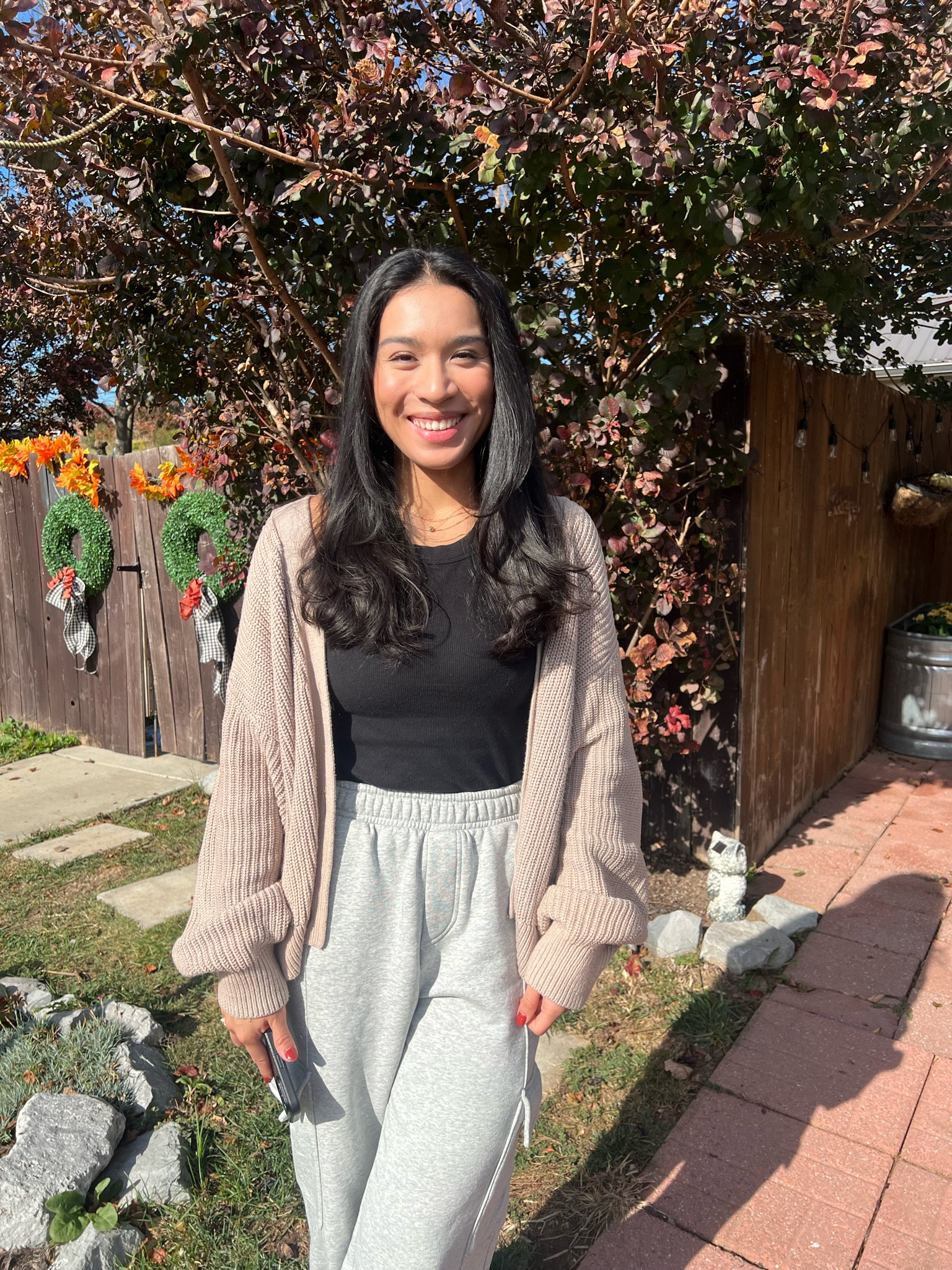 We are getting close to sweat pants season🙈🍂🥧🤎